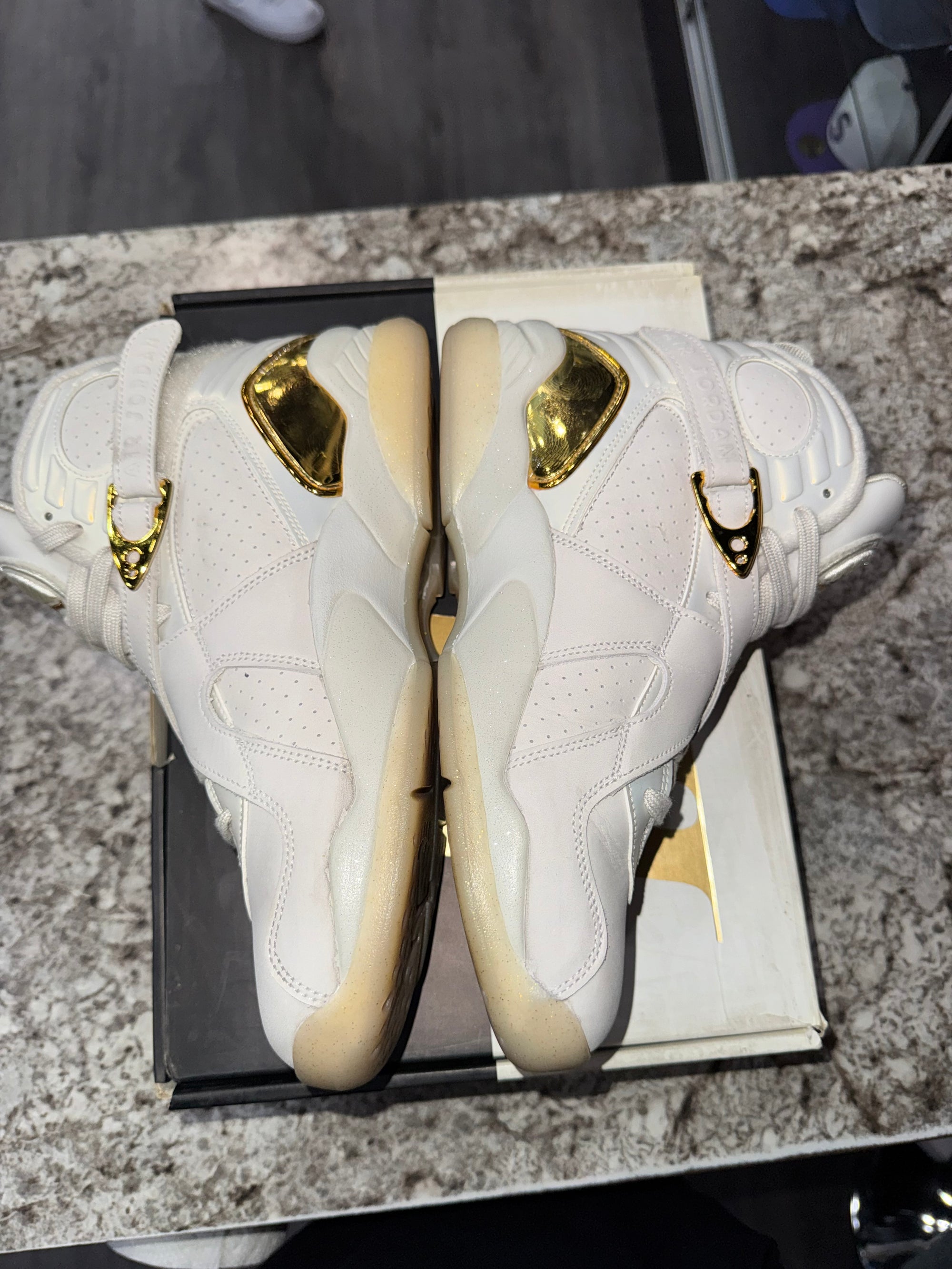 Jordan 8 Retro Champagne