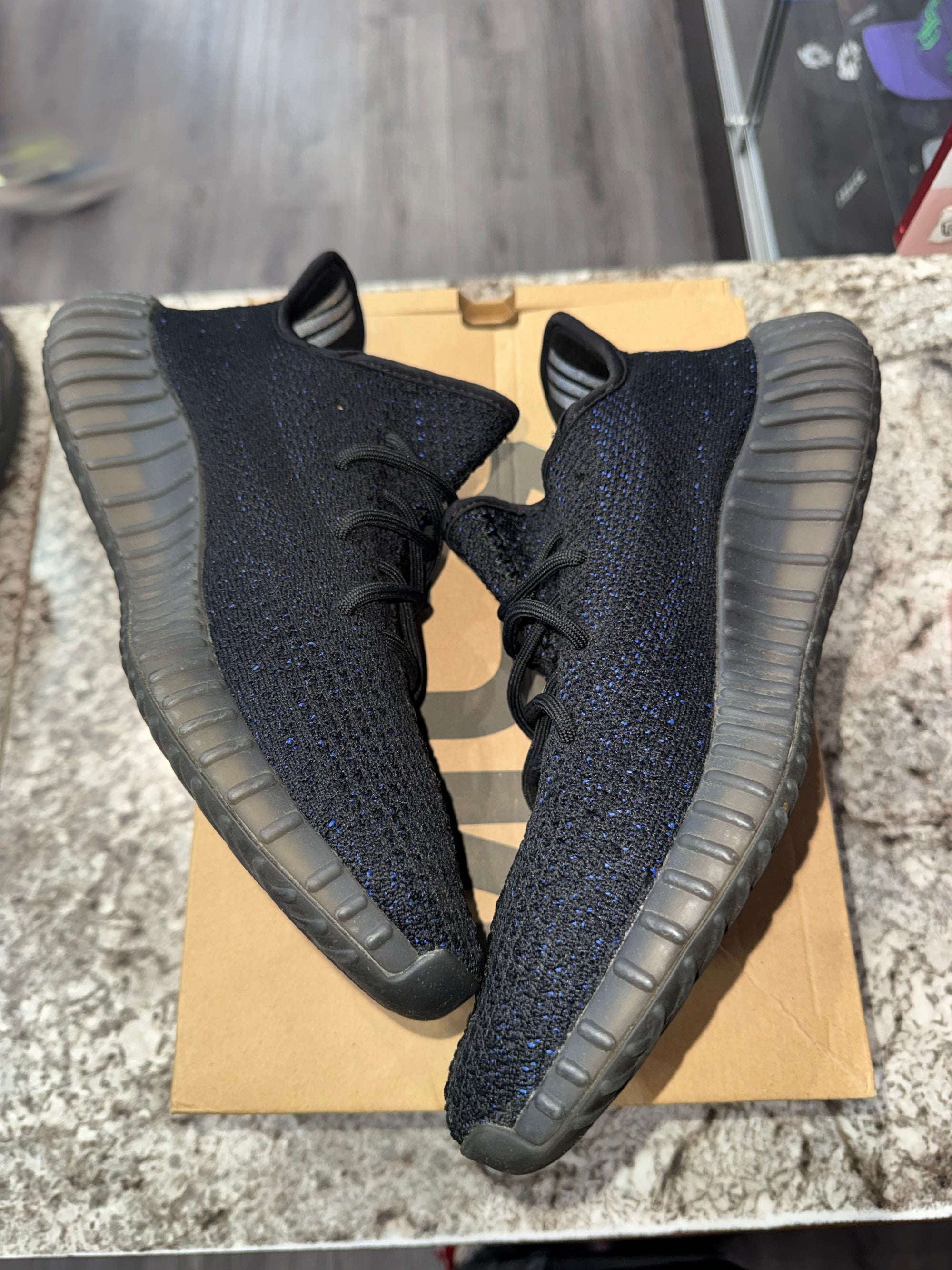 adidas Yeezy Boost 350 V2 Dazzling Blue