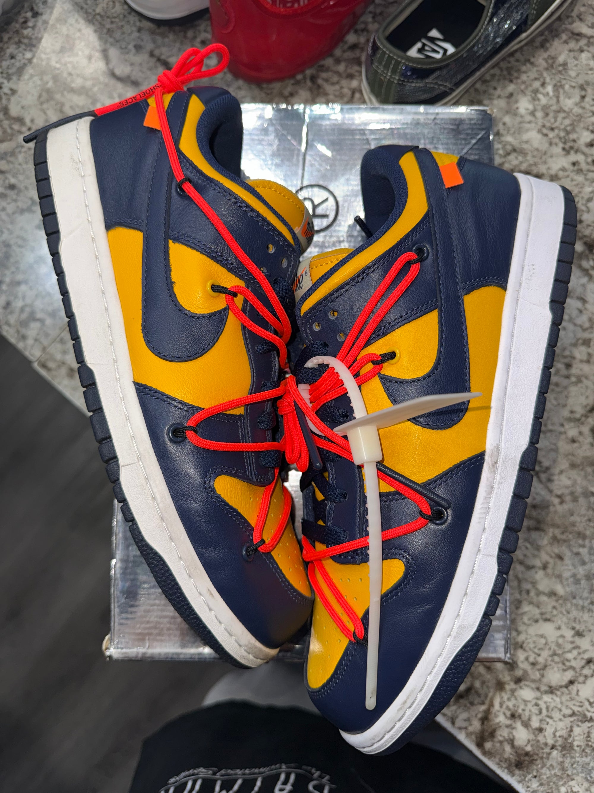 Nike Dunk Low Off-White University Gold