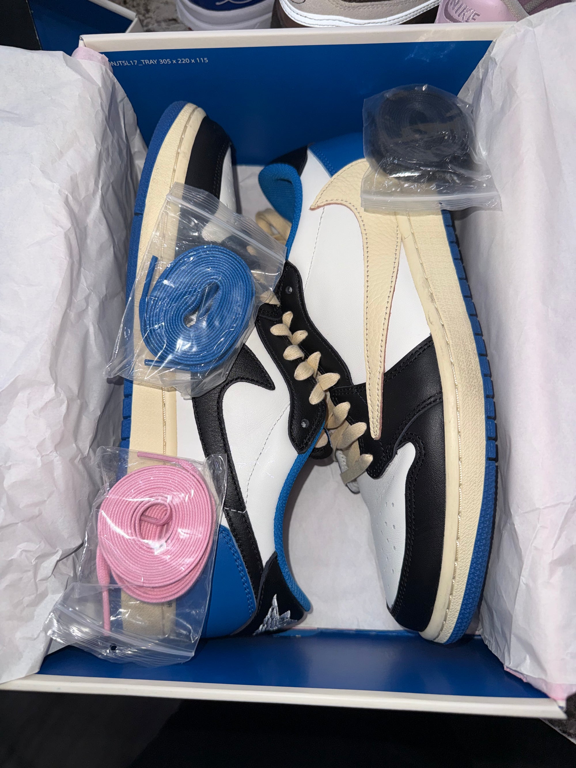 Jordan 1 Retro Low OG SP Fragment x Travis Scott