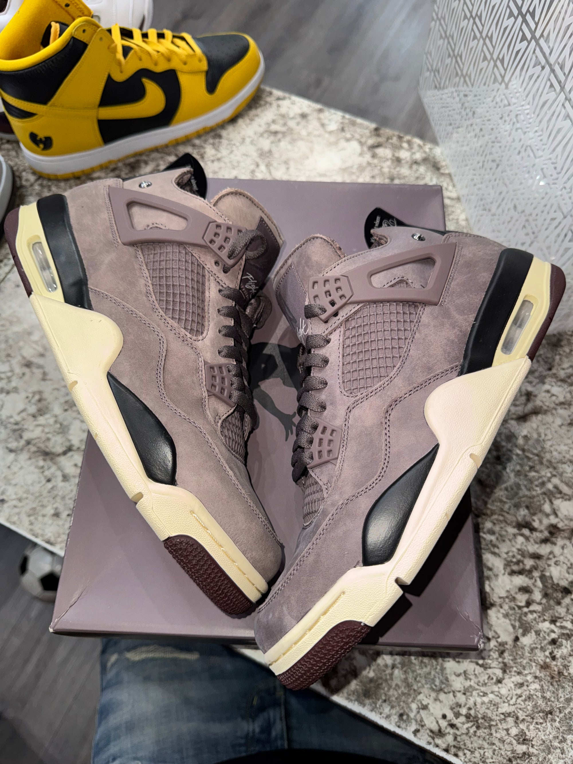 Jordan 4 Retro SP A Ma Maniére Violet Ore