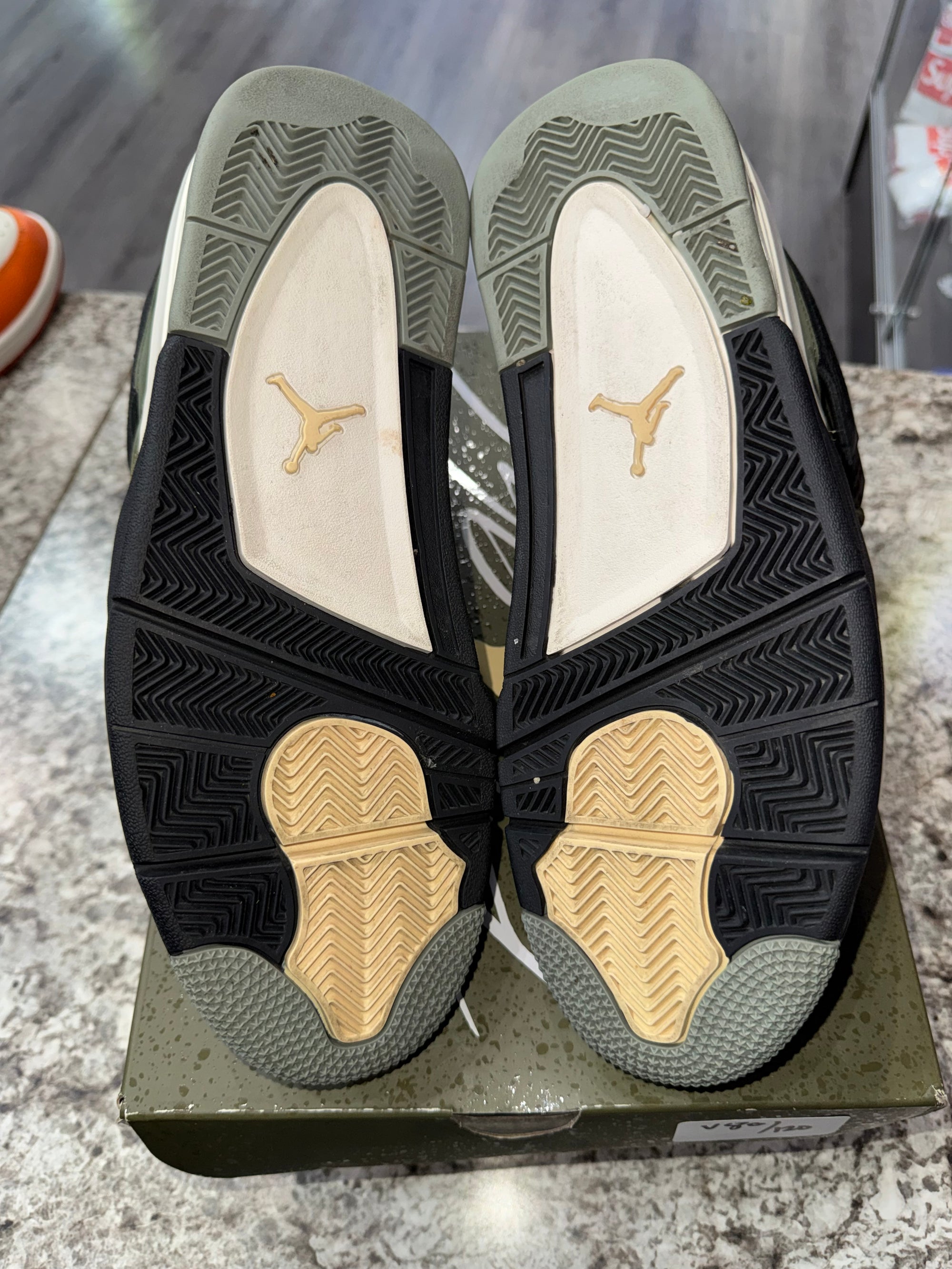 Jordan 4 Retro SE Craft Medium Olive