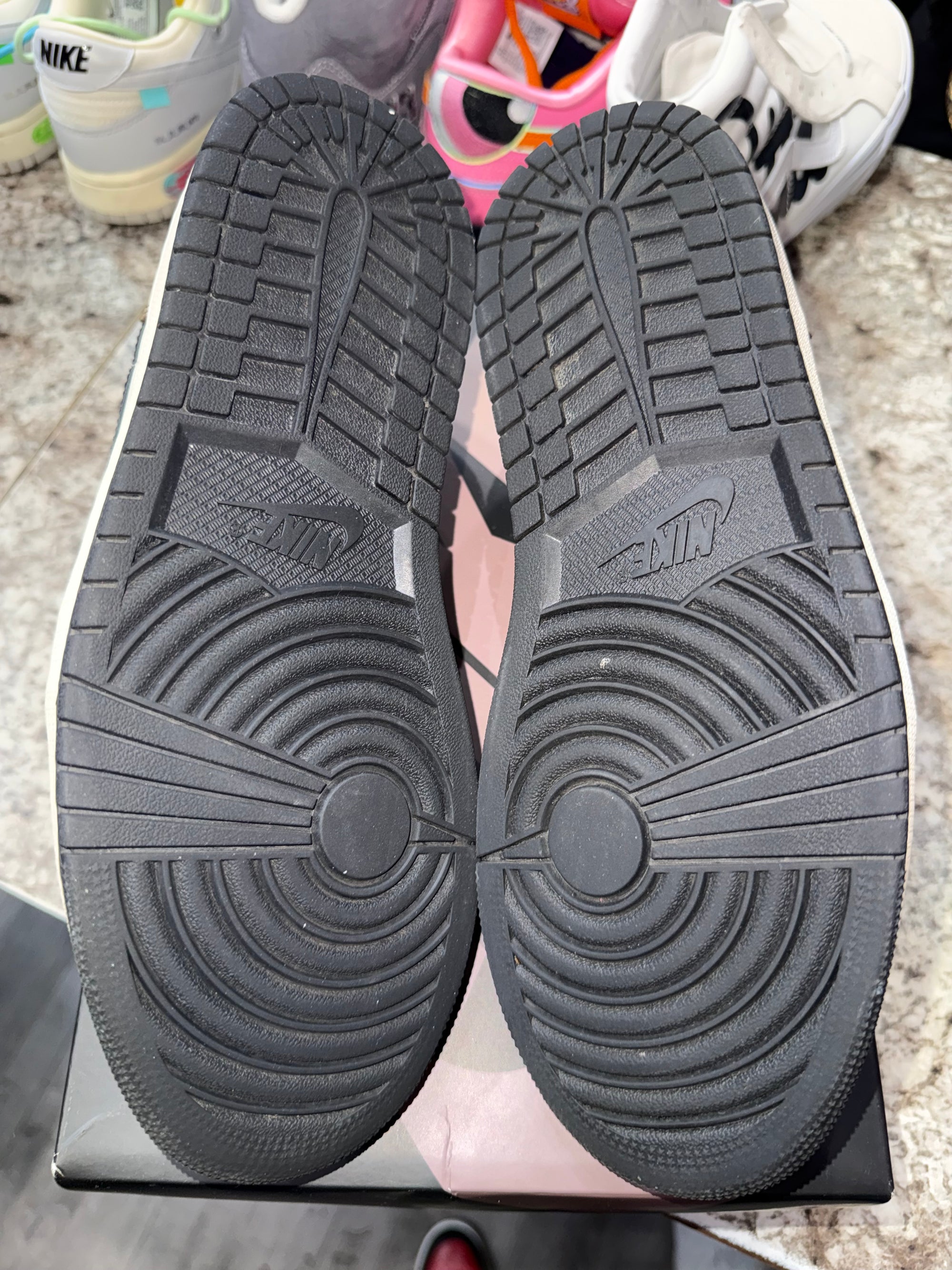 Jordan 1 Retro Low OG Mocha