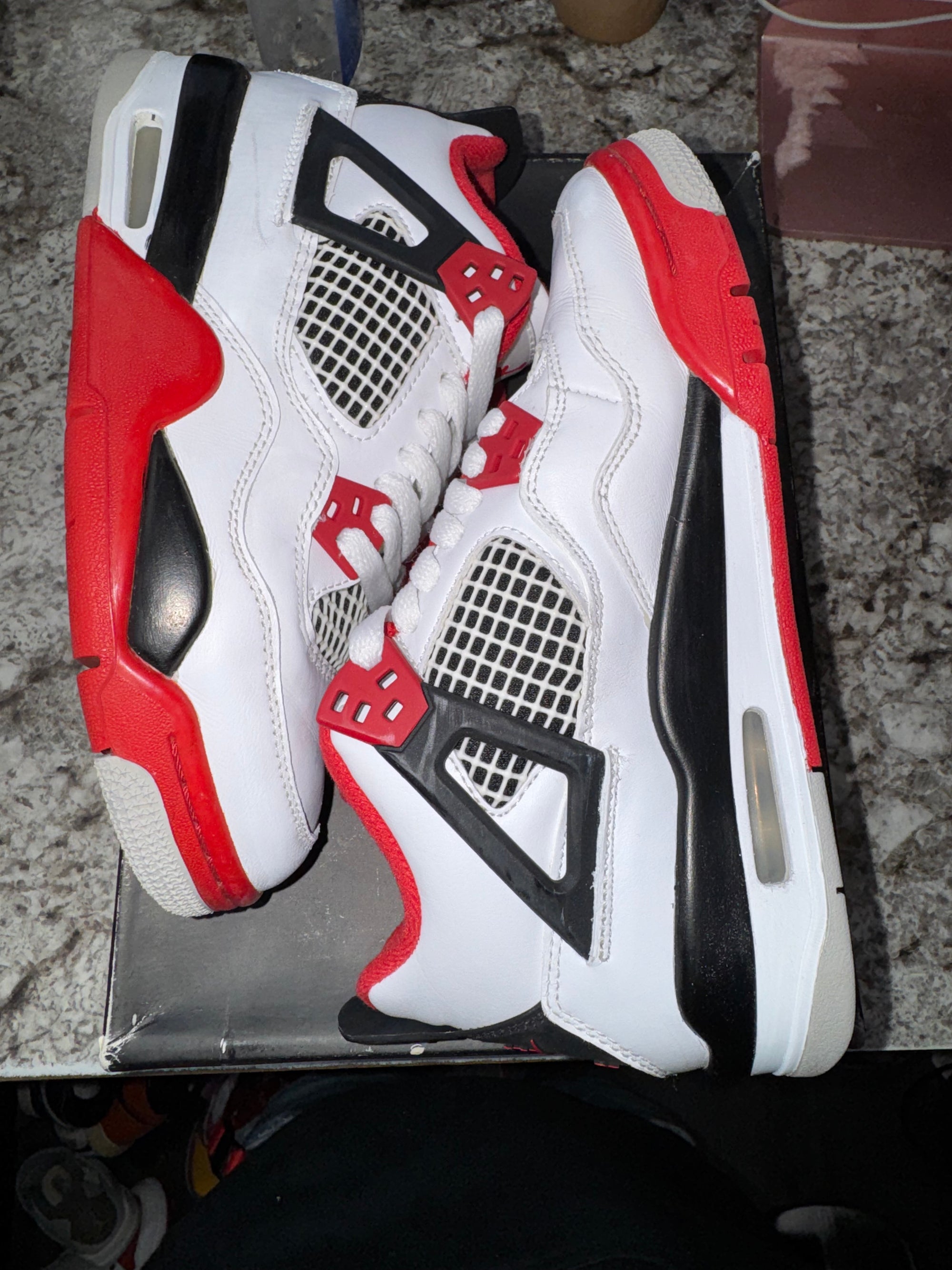 Jordan 4 Retro Fire Red (2020) (GS) (DAMAGED BOX)