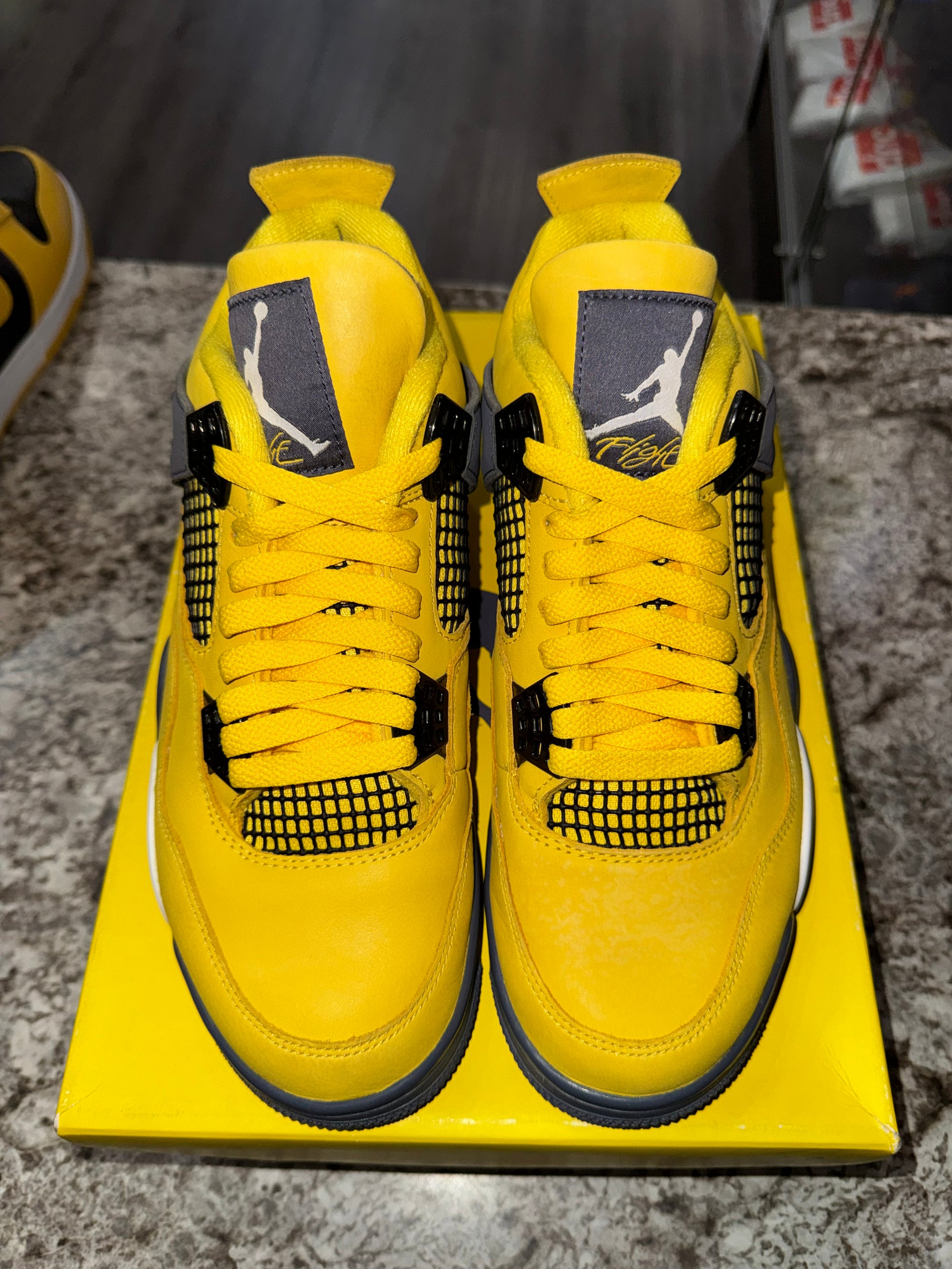 Jordan 4 Retro Lightning (2021)