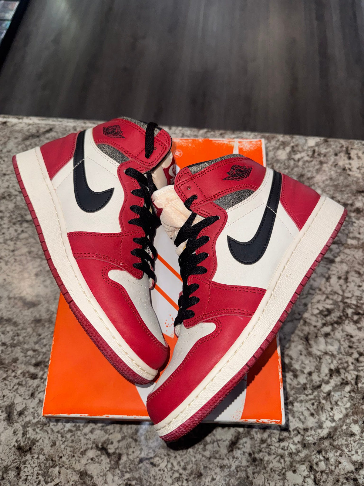 Jordan 1 Retro High OG Chicago Lost and Found (GS)