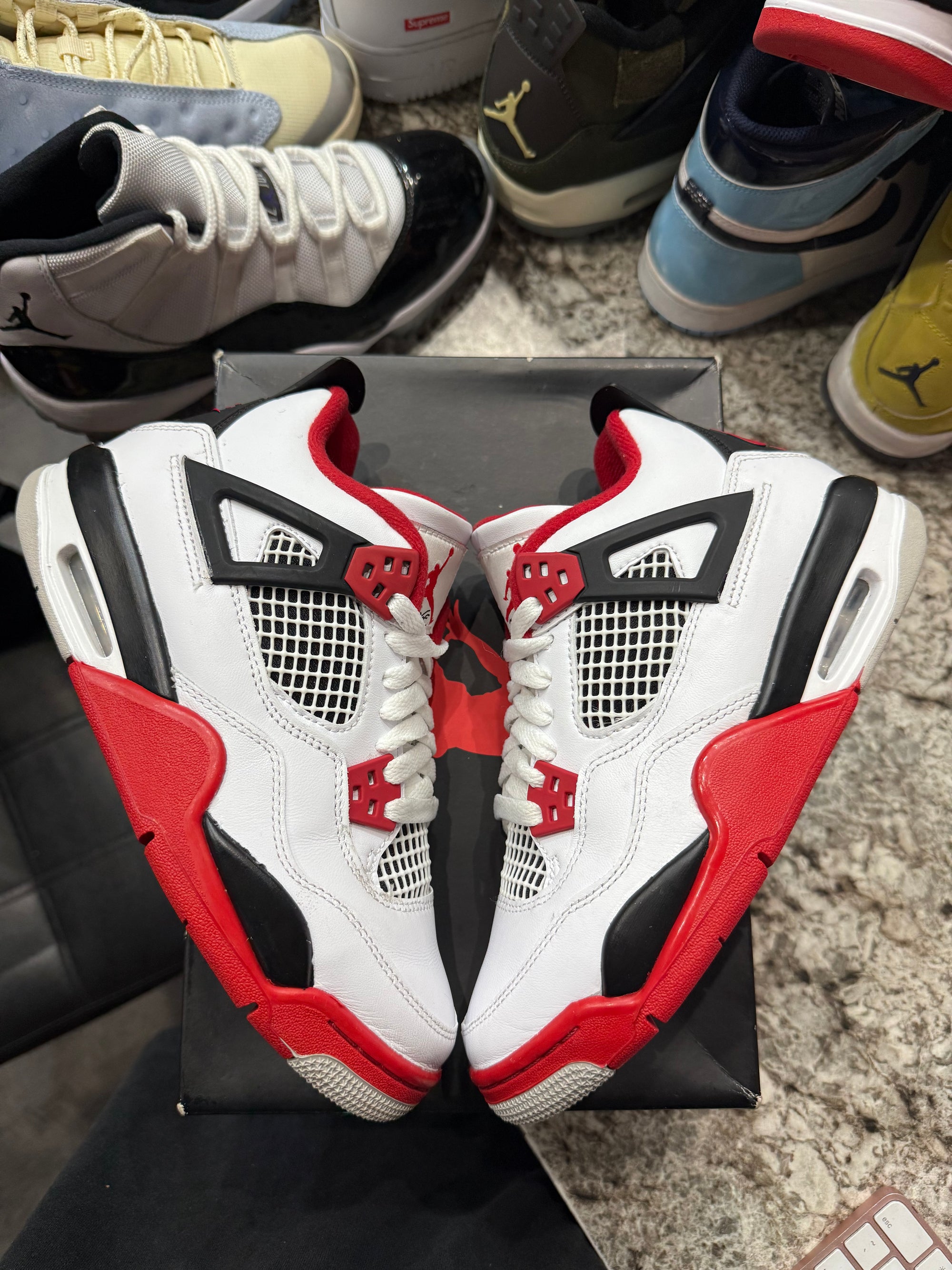 Jordan 4 Retro Fire Red (2020) (GS) (DAMAGED BOX)