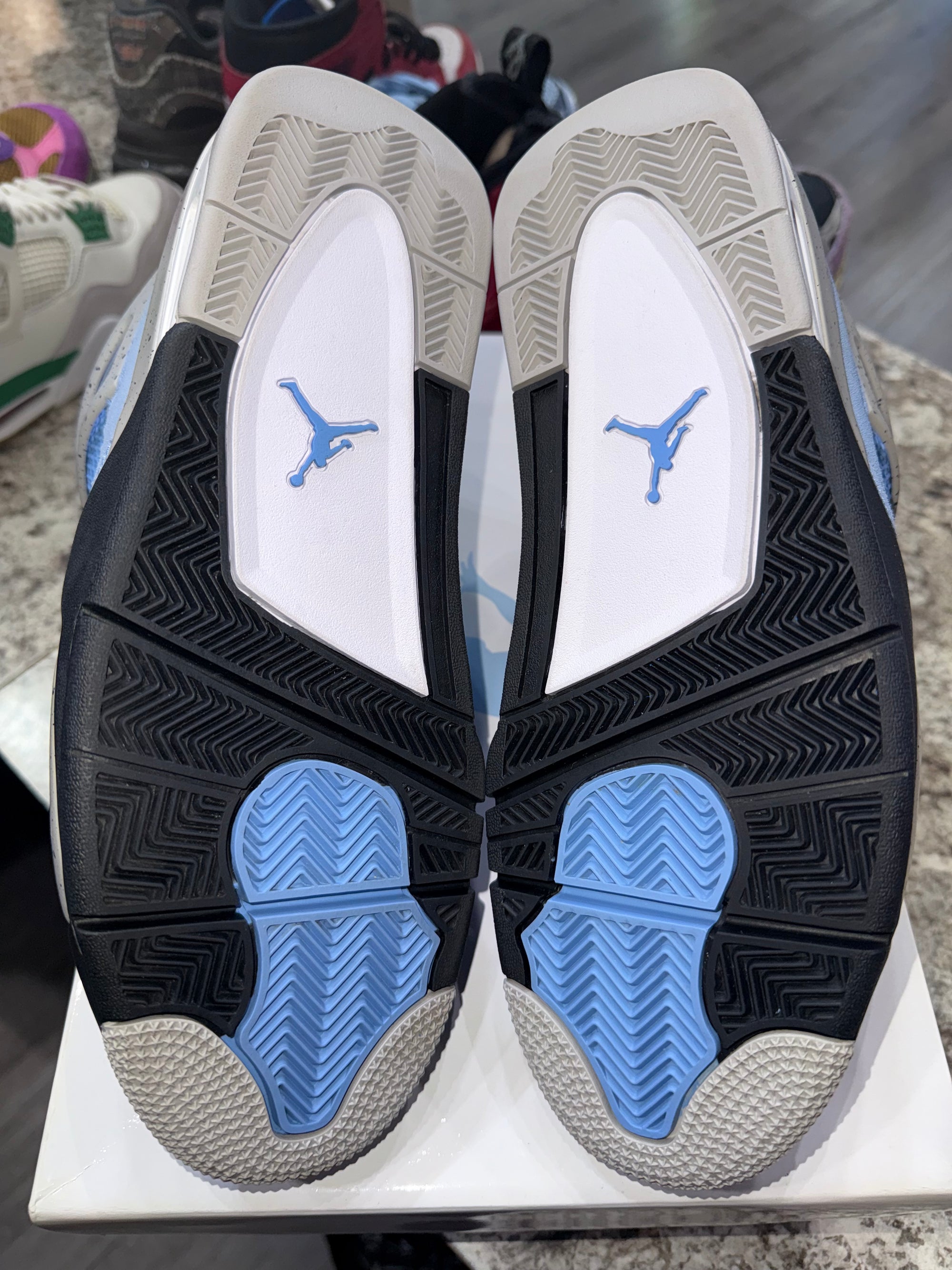 Jordan 4 Retro University Blue