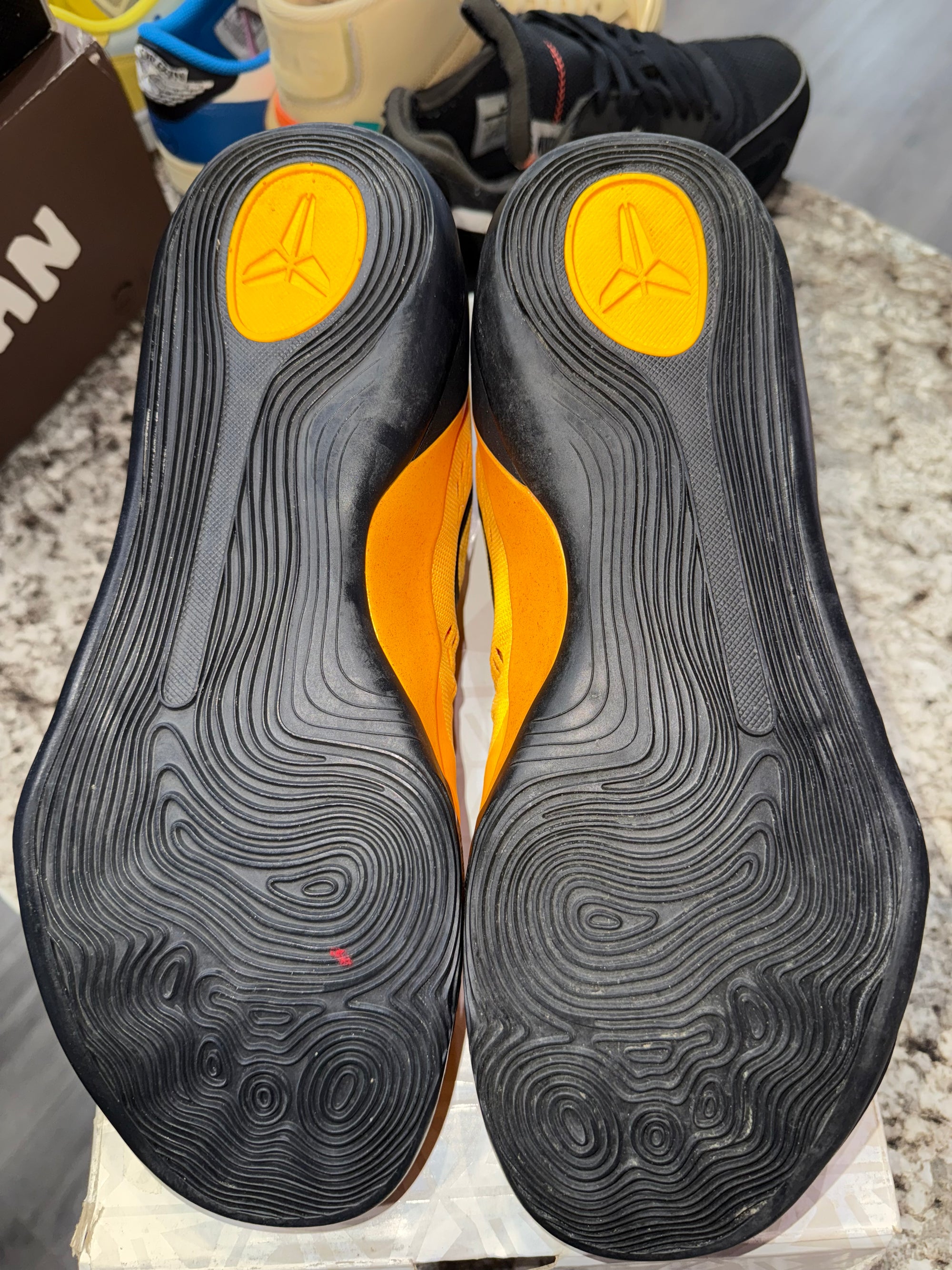 Nike Kobe 9 EM Low Bruce Lee