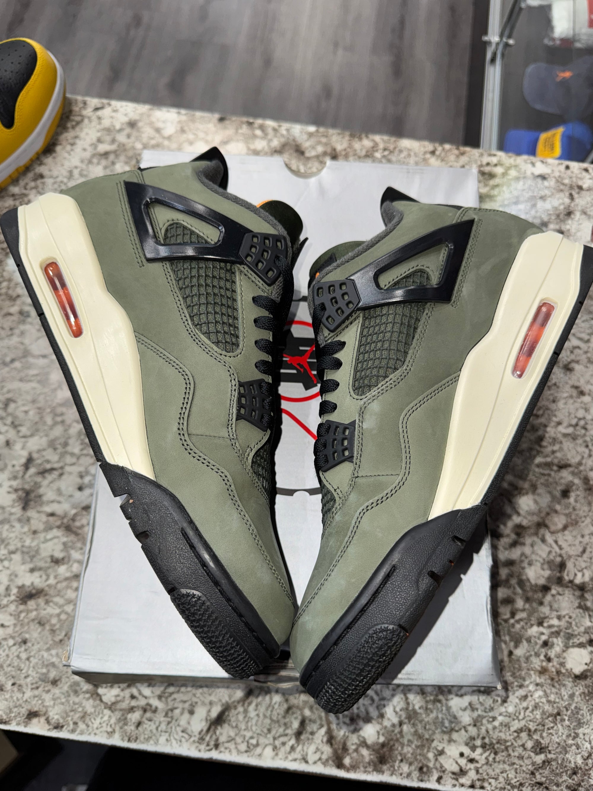 Jordan 4 Retro OG SP Undefeated (2025)