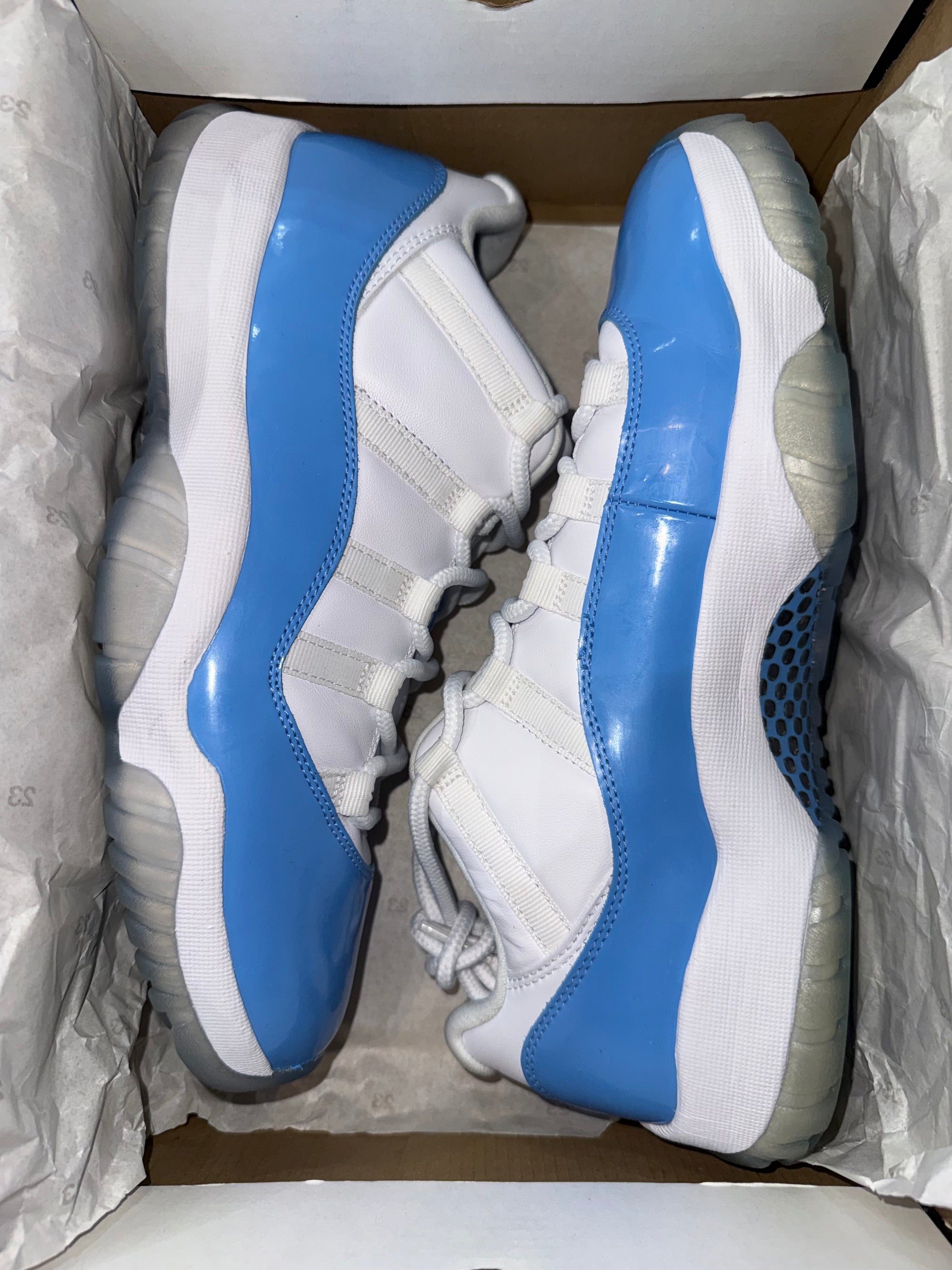 Jordan 11 Retro Low University Blue (2017)