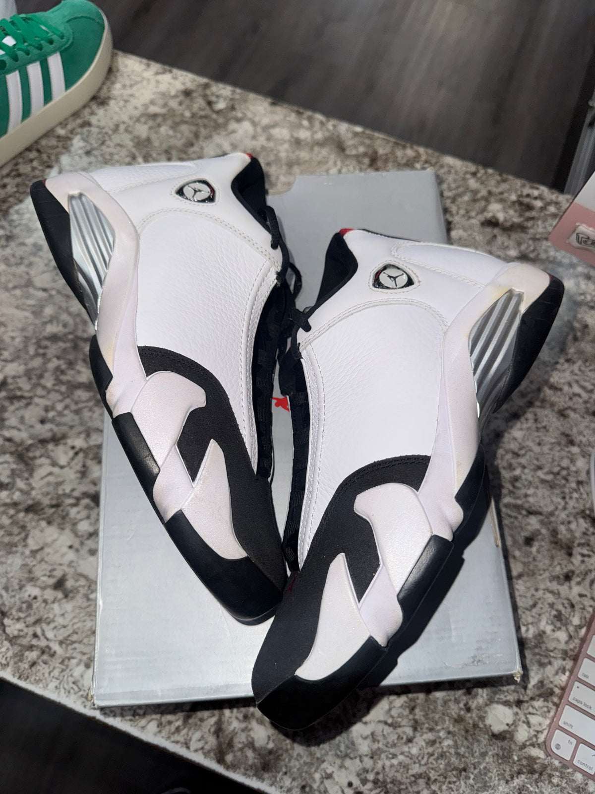 Jordan 14 Retro Black Toe (2024)