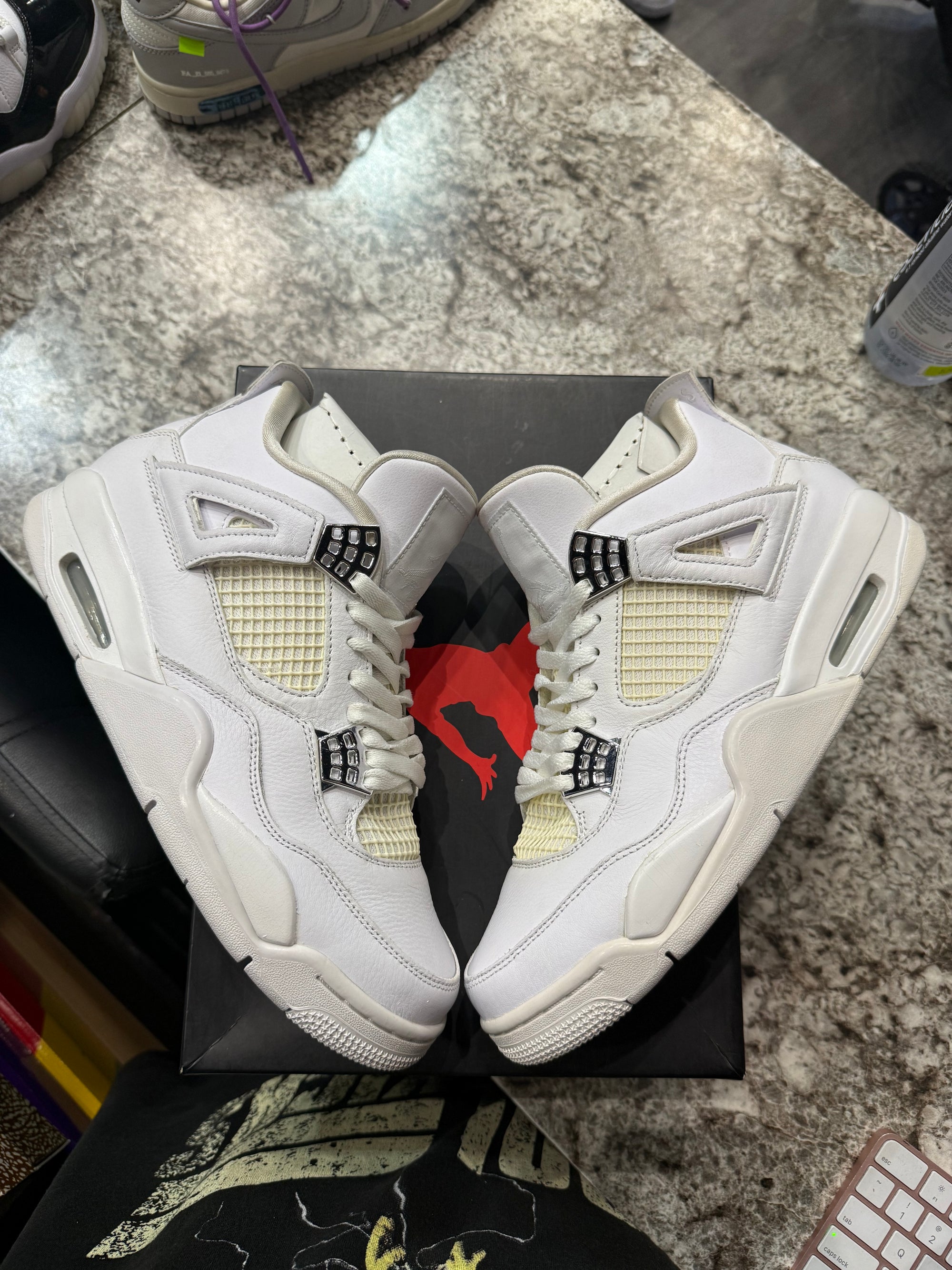 Jordan 4 Retro Pure Money (2017) (YELLOWING)