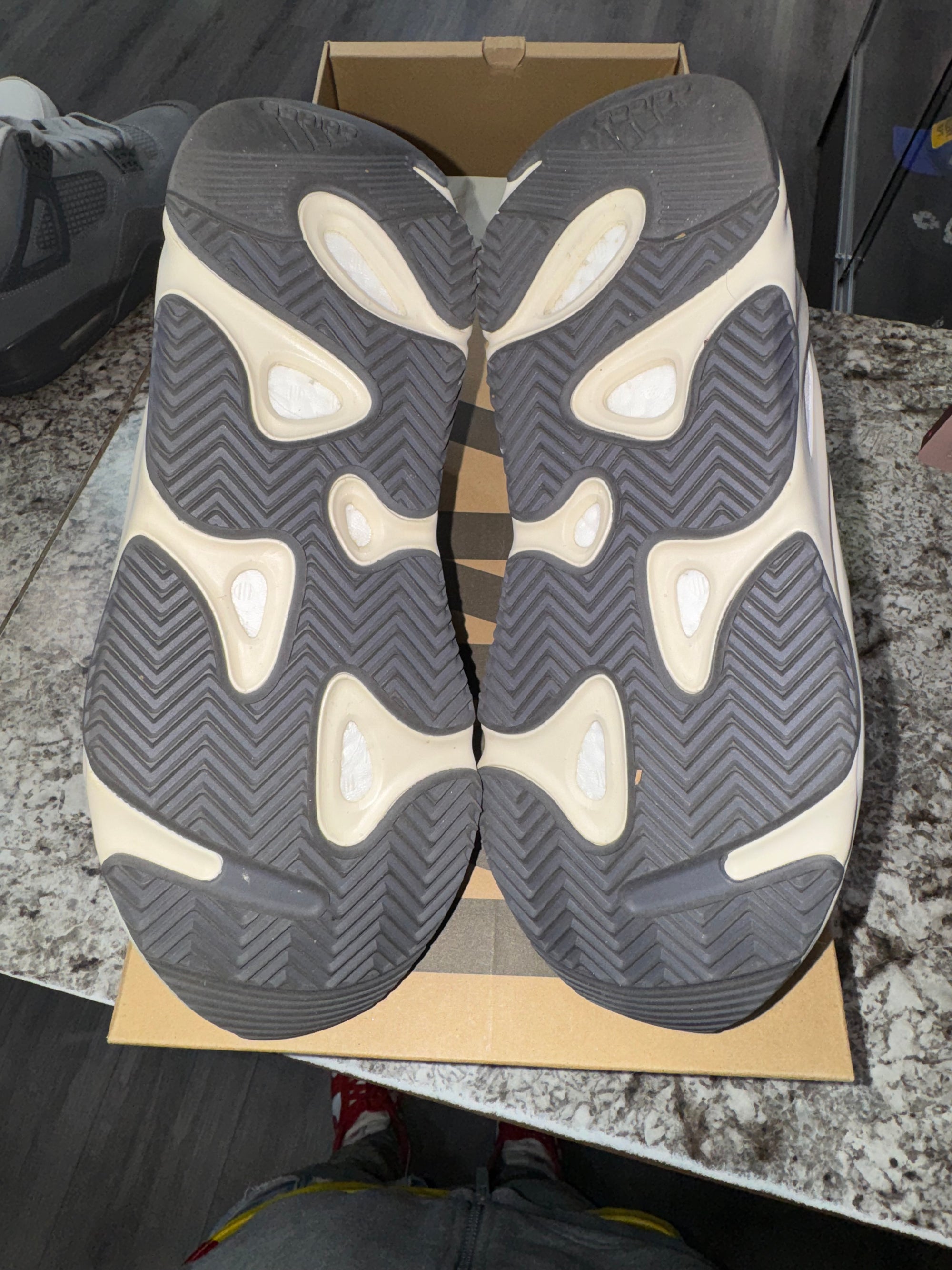 adidas Yeezy Boost 700 Analog