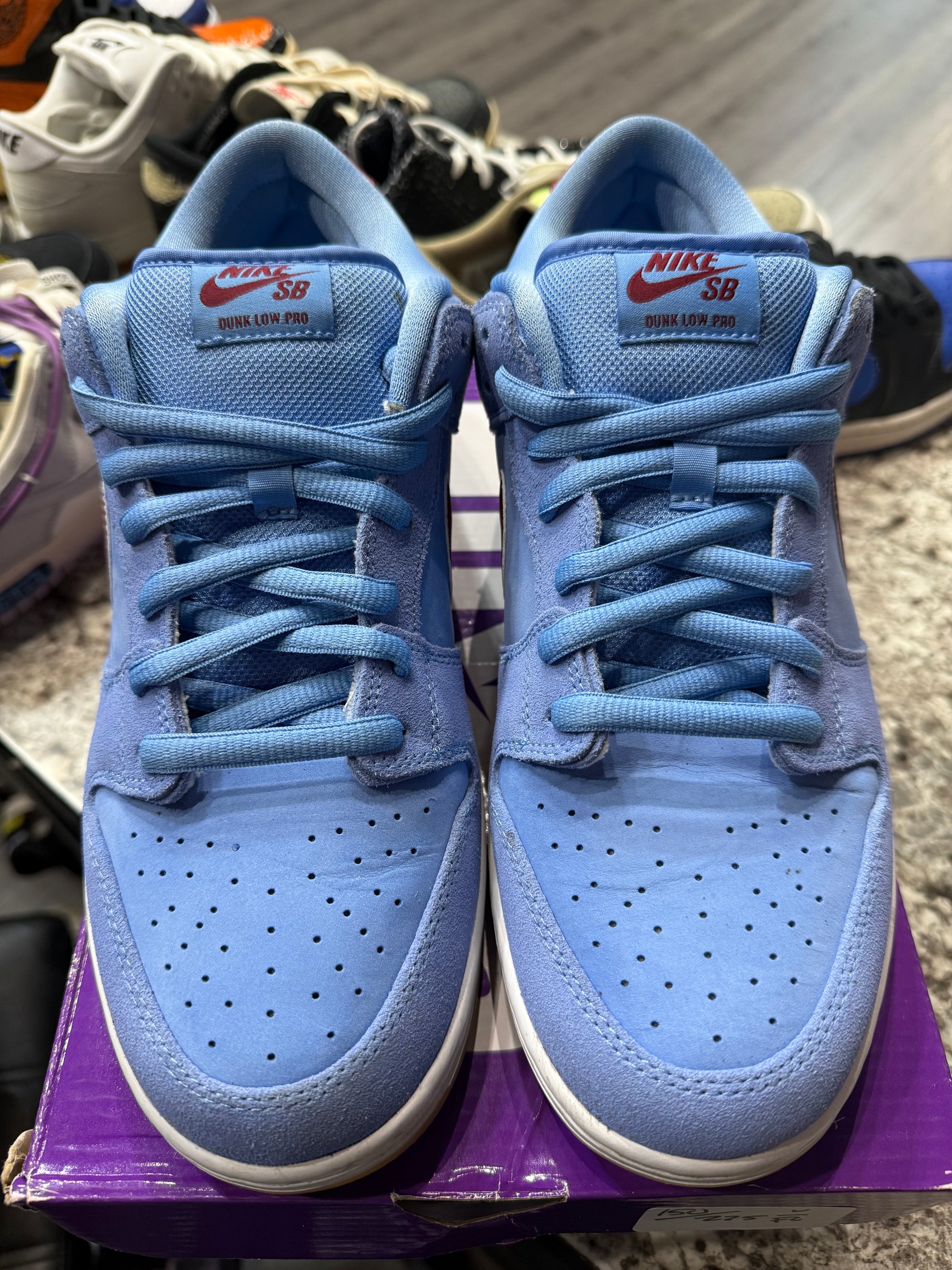 Nike SB Dunk Low Philadelphia Phillies (DAMAGED BOX)