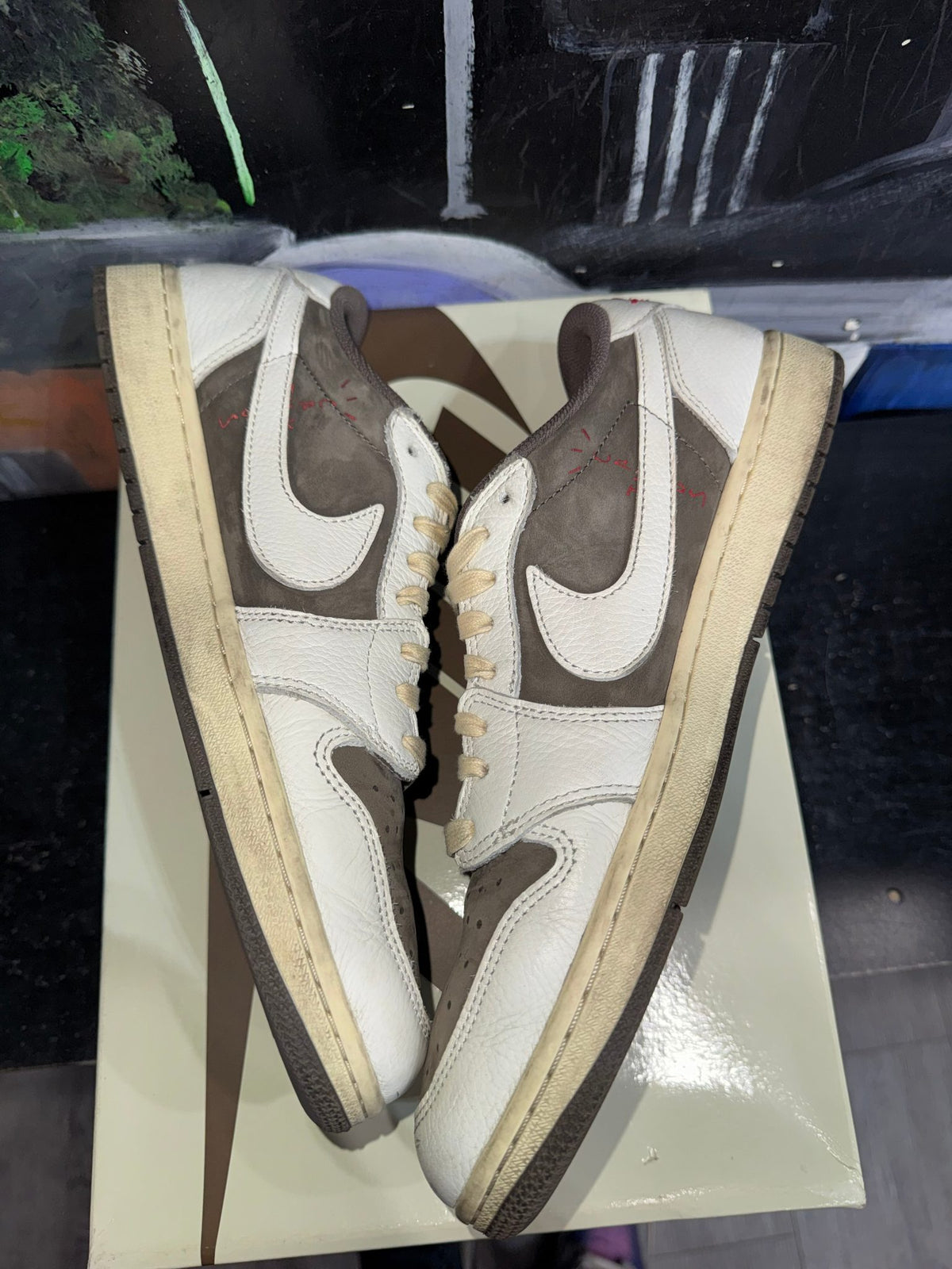 Jordan 1 Retro Low OG SP Travis Scott Reverse Mocha