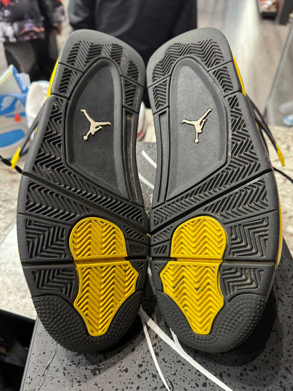 Jordan 4 Retro Thunder (2023)