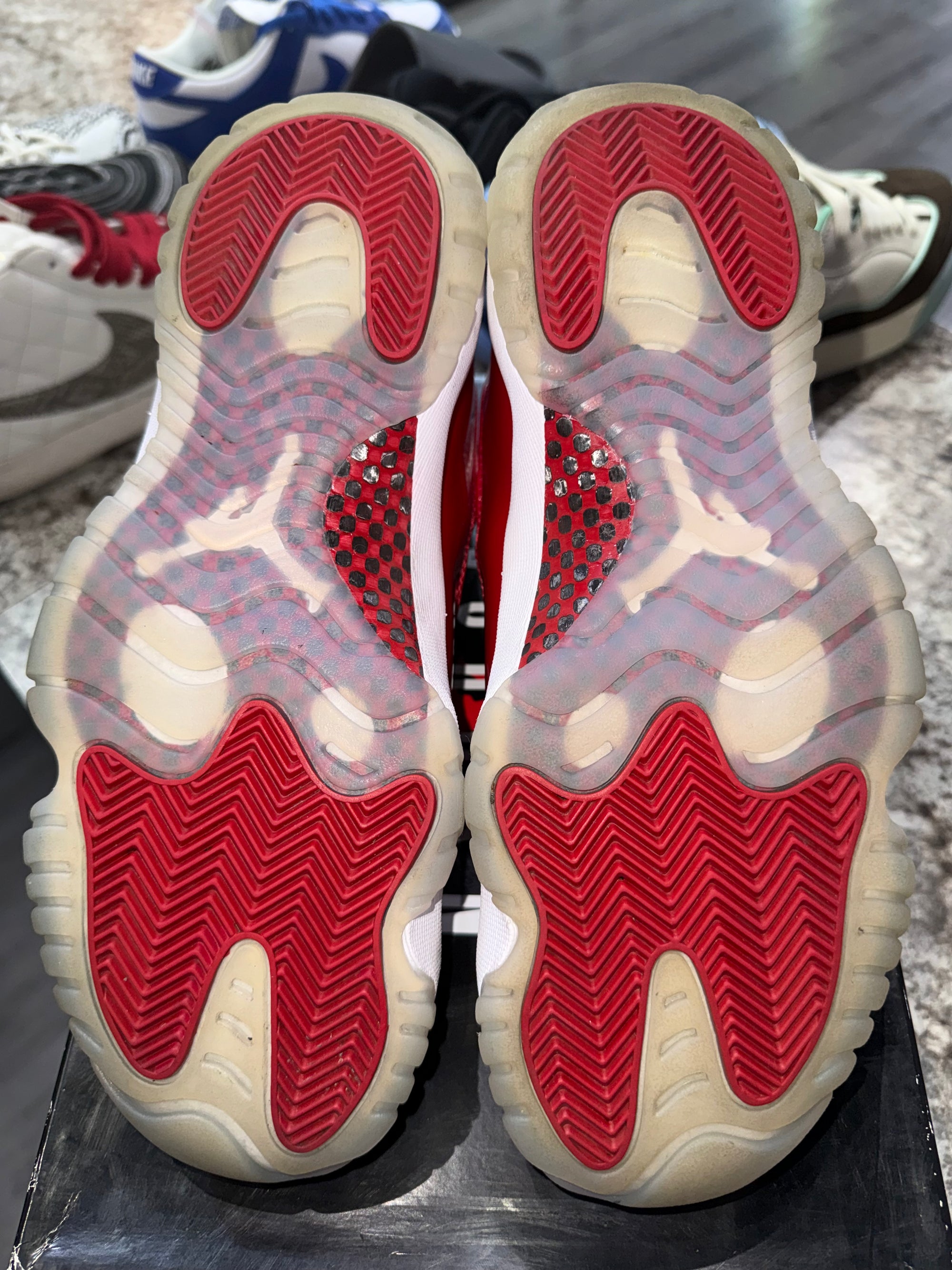Jordan 11 Retro Cherry (2022)