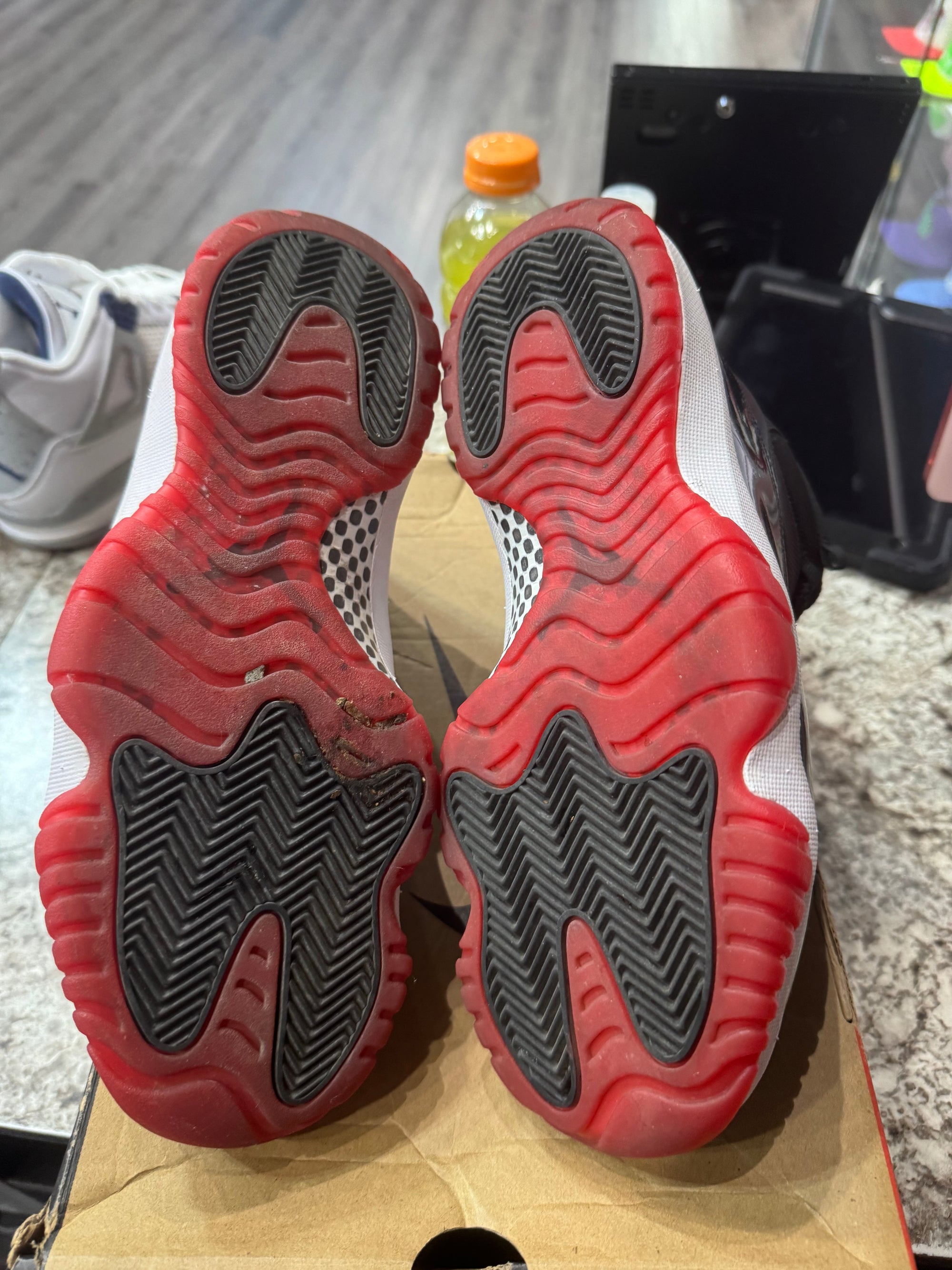 Jordan 11 Retro Playoffs Bred (2019)