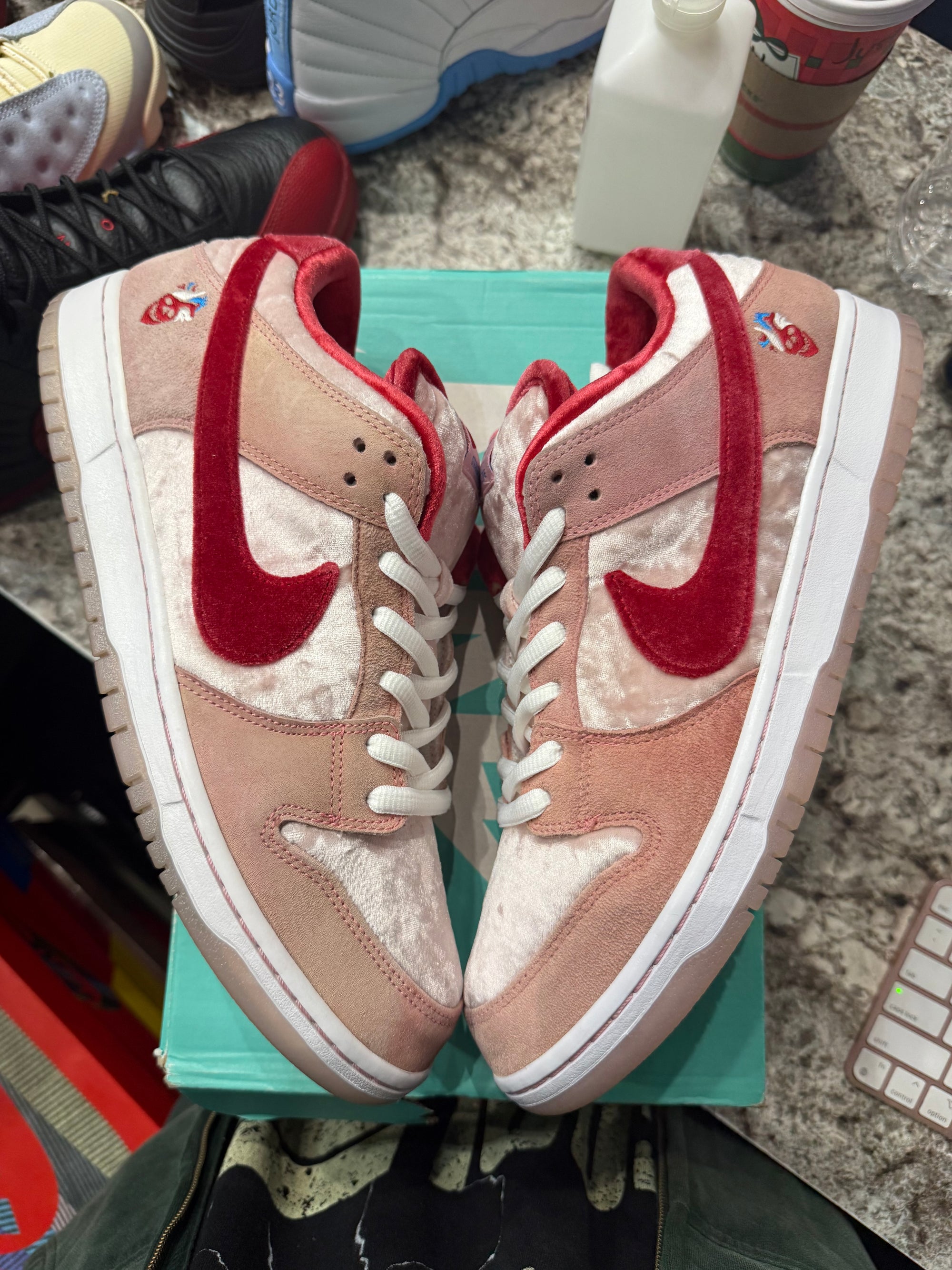 Nike SB Dunk Low StrangeLove Skateboards (DAMAGED BOX)