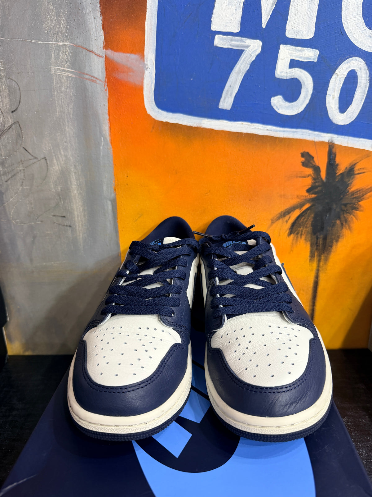 Jordan 1 Low OG Obsidian UNC