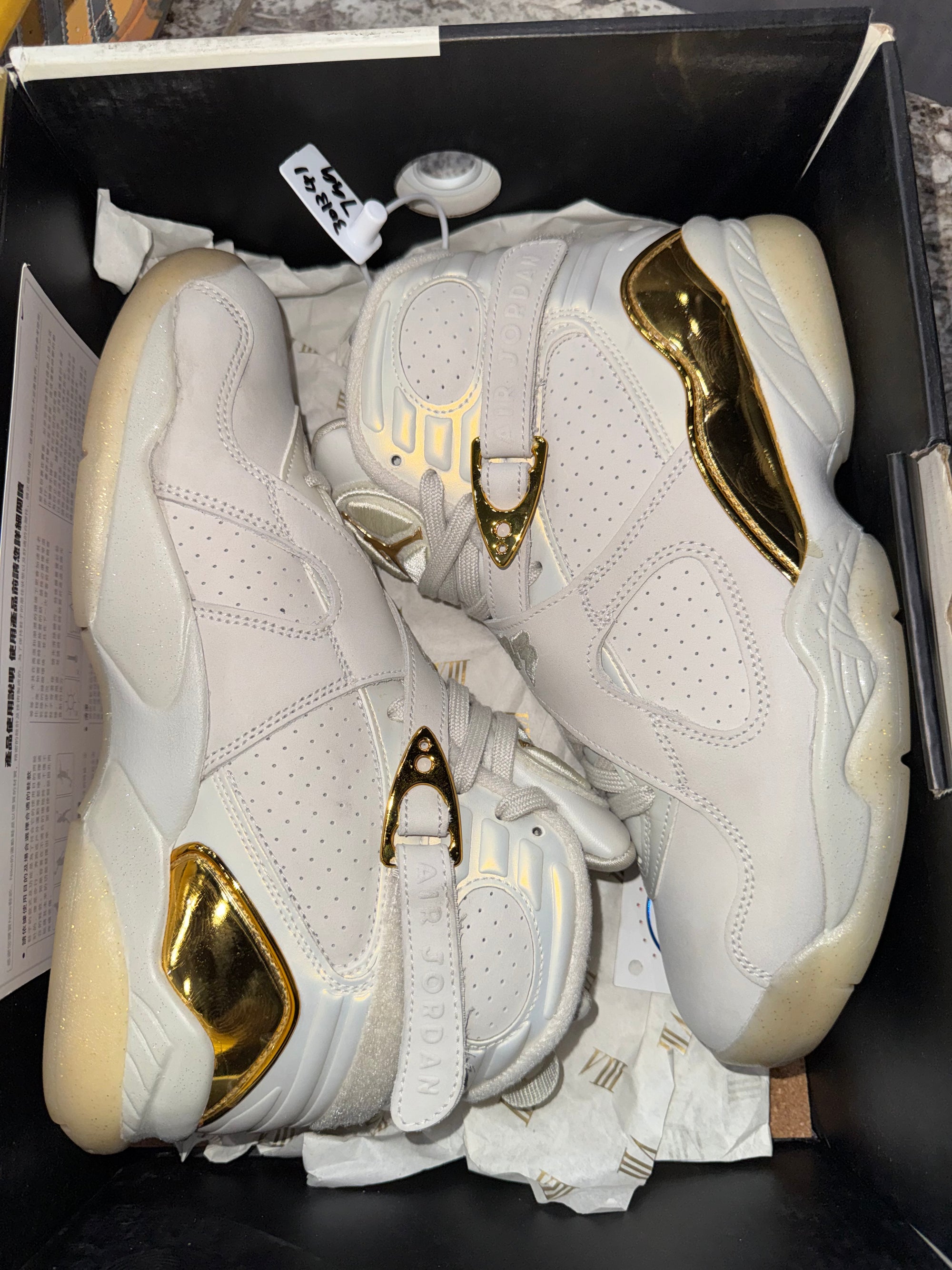 Jordan 8 Retro Champagne