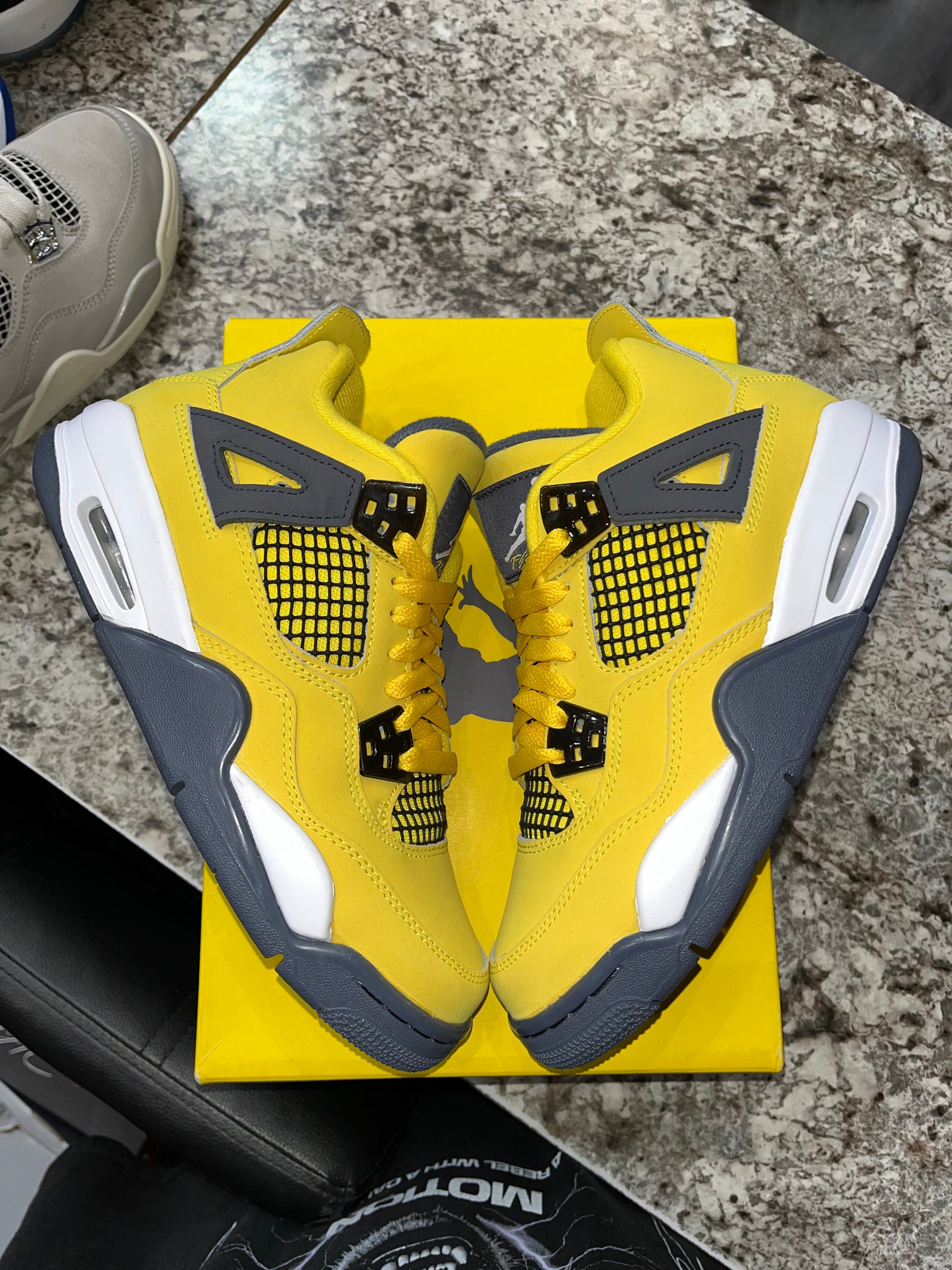 Jordan 4 Retro Lightning (2021) (GS)