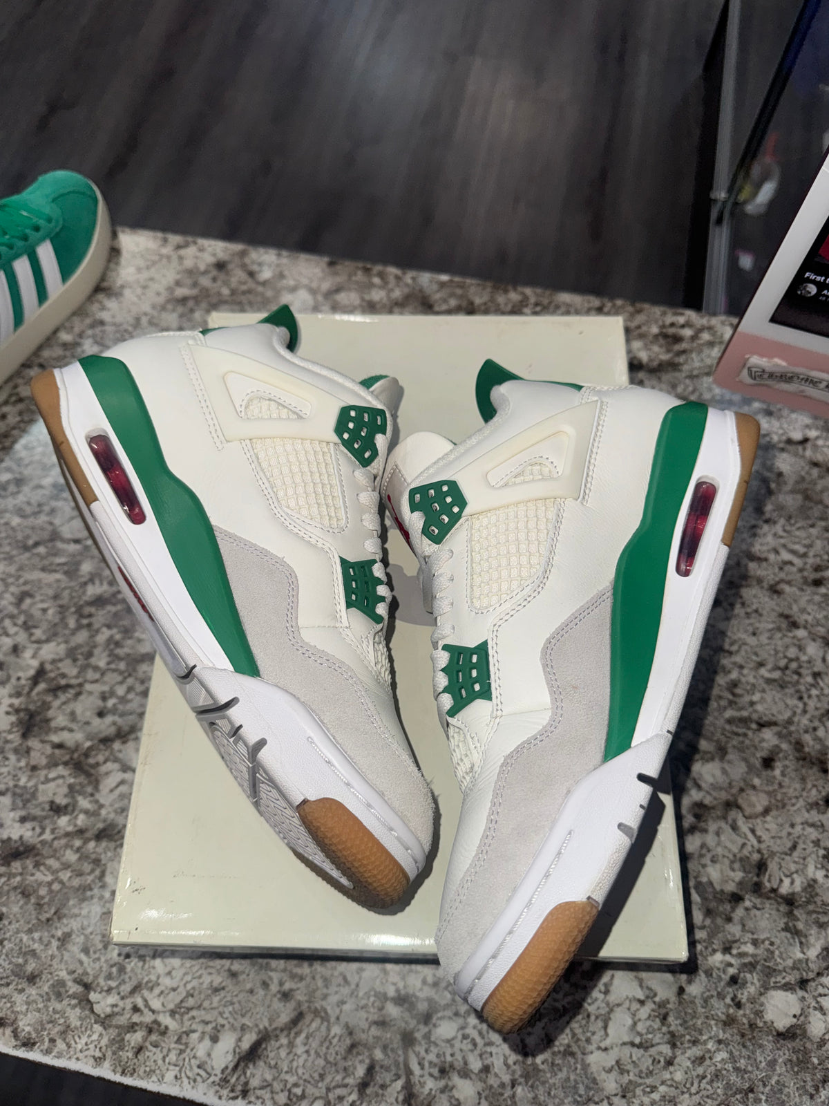 Jordan 4 Retro SB Pine Green