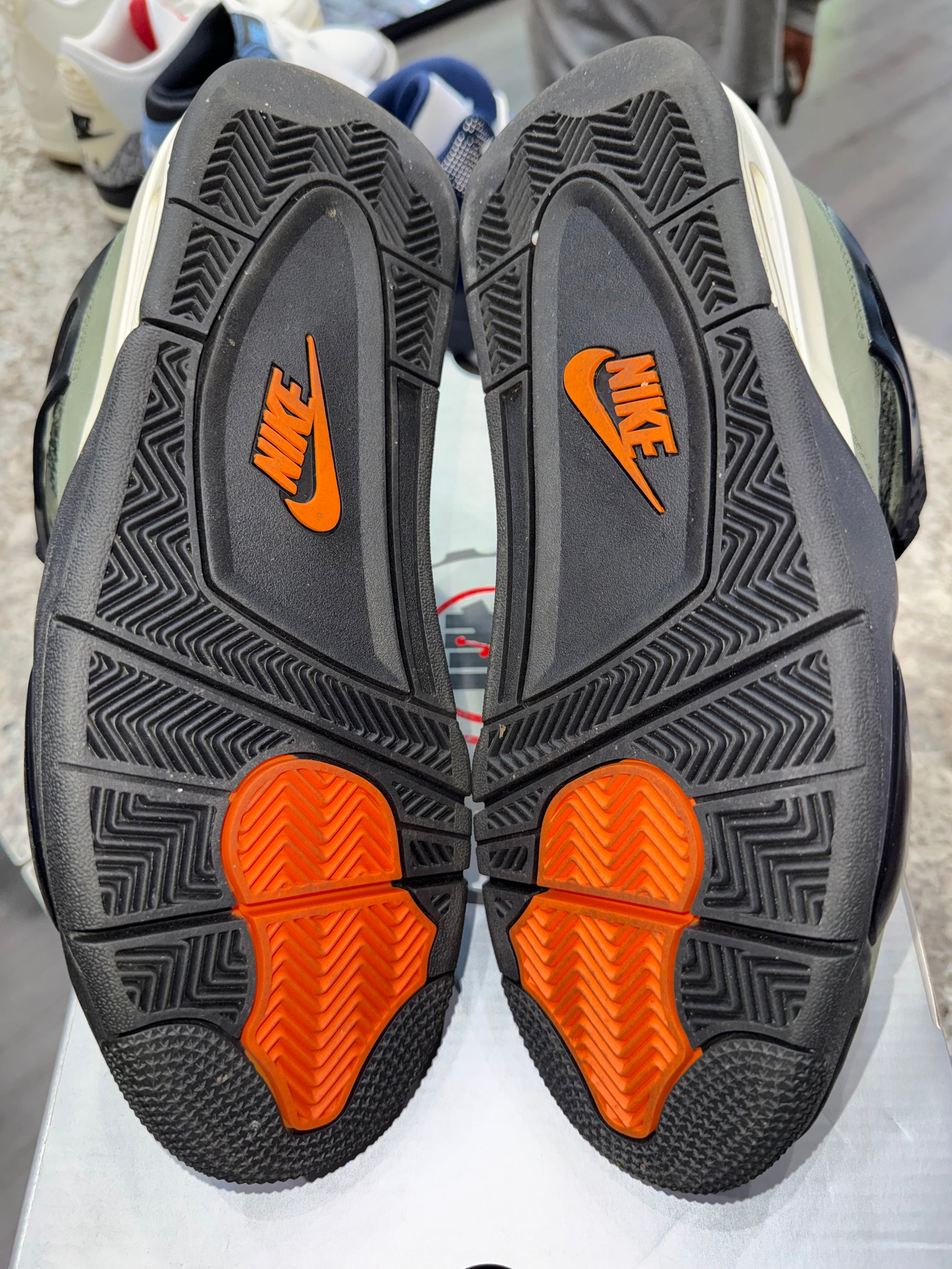 Jordan 4 Retro OG SP Undefeated (2025)