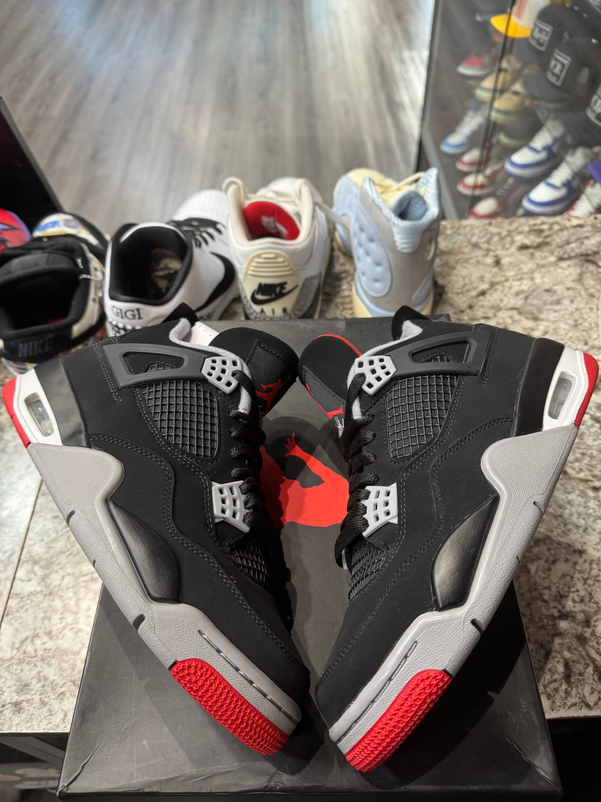 Jordan 4 Retro Bred (2019)