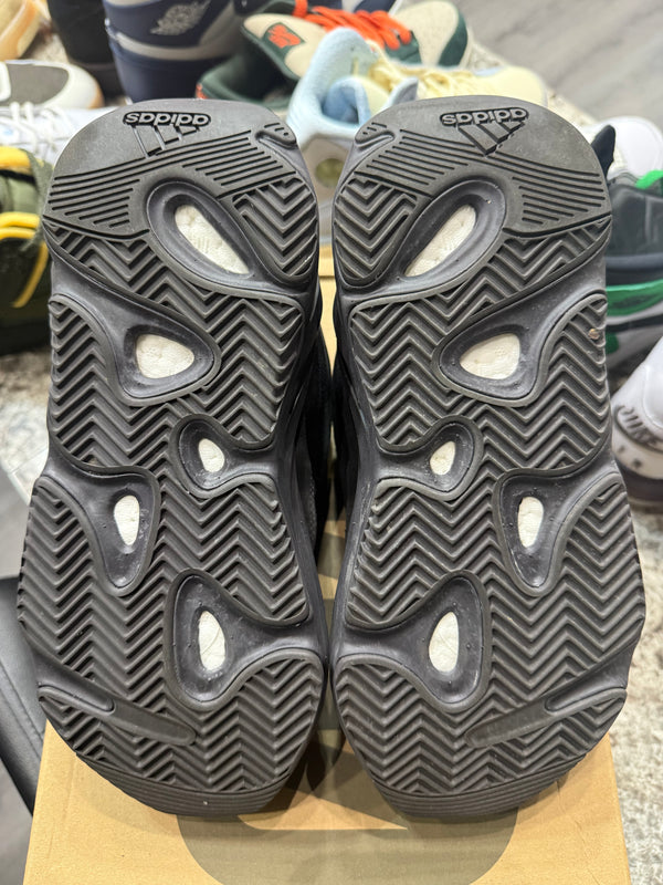 adidas Yeezy Boost 700 V2 Vanta