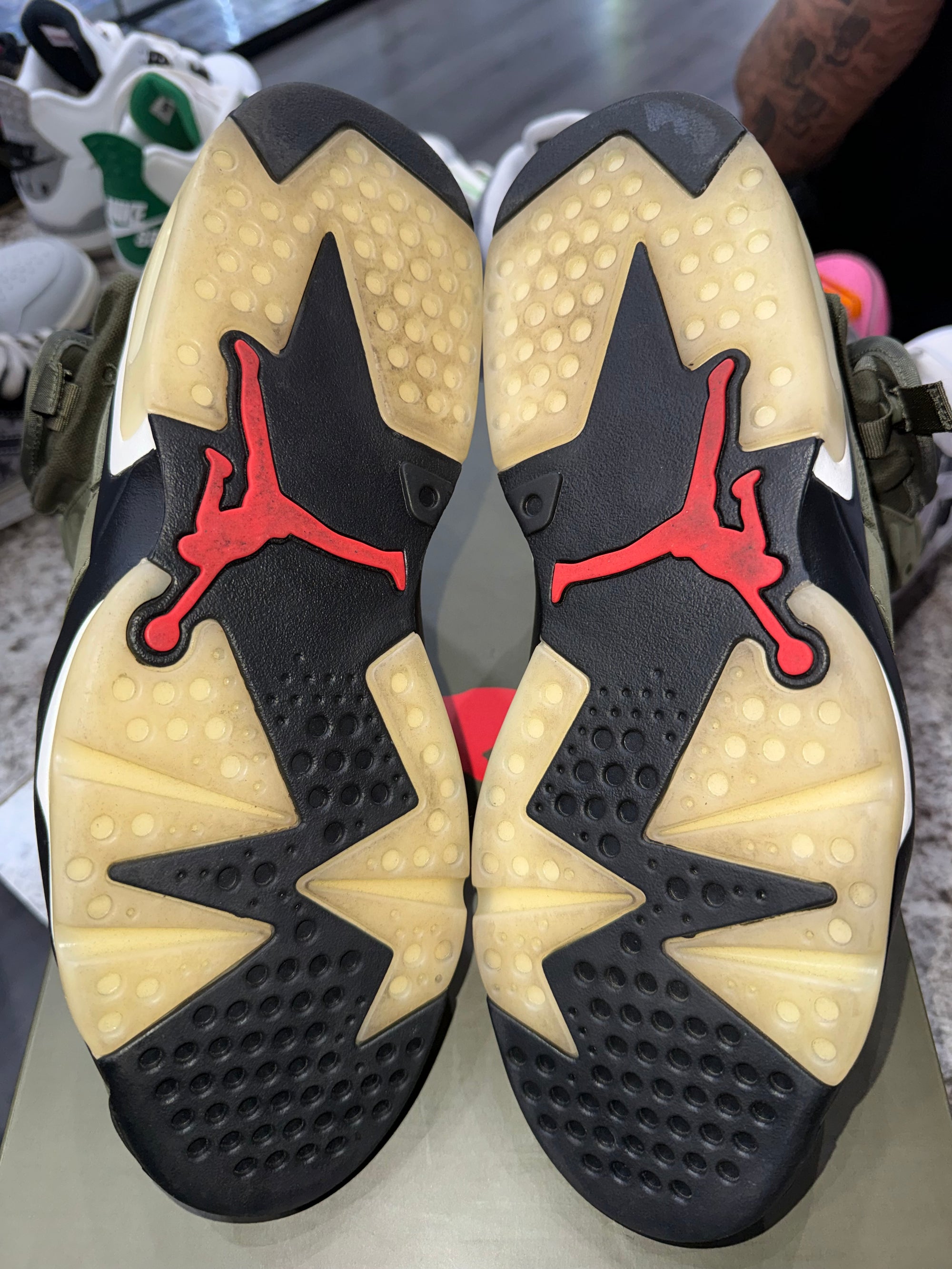 Jordan 6 Retro Travis Scott