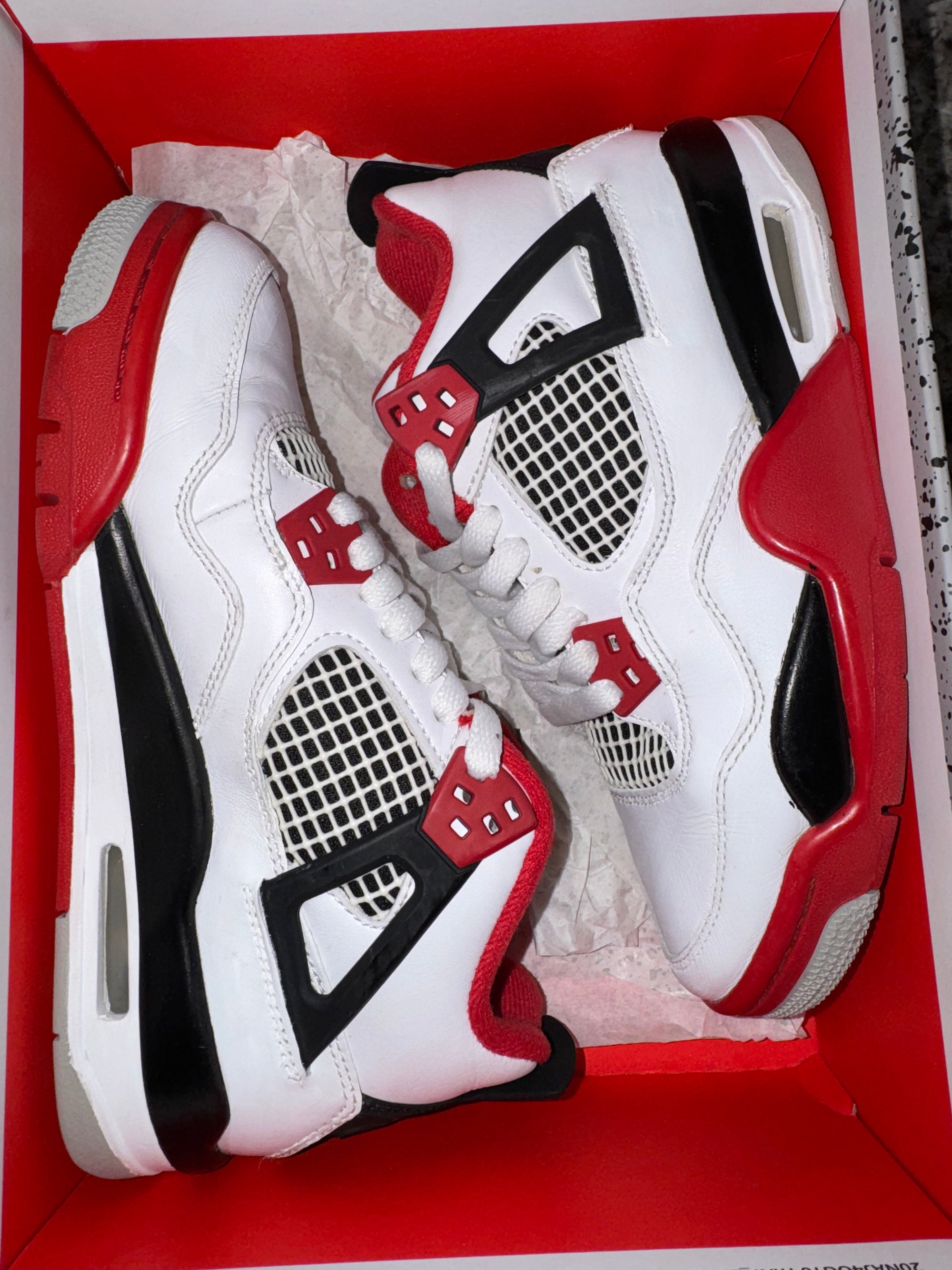 Jordan 4 Retro Fire Red (2020) (GS) (DAMAGED BOX)