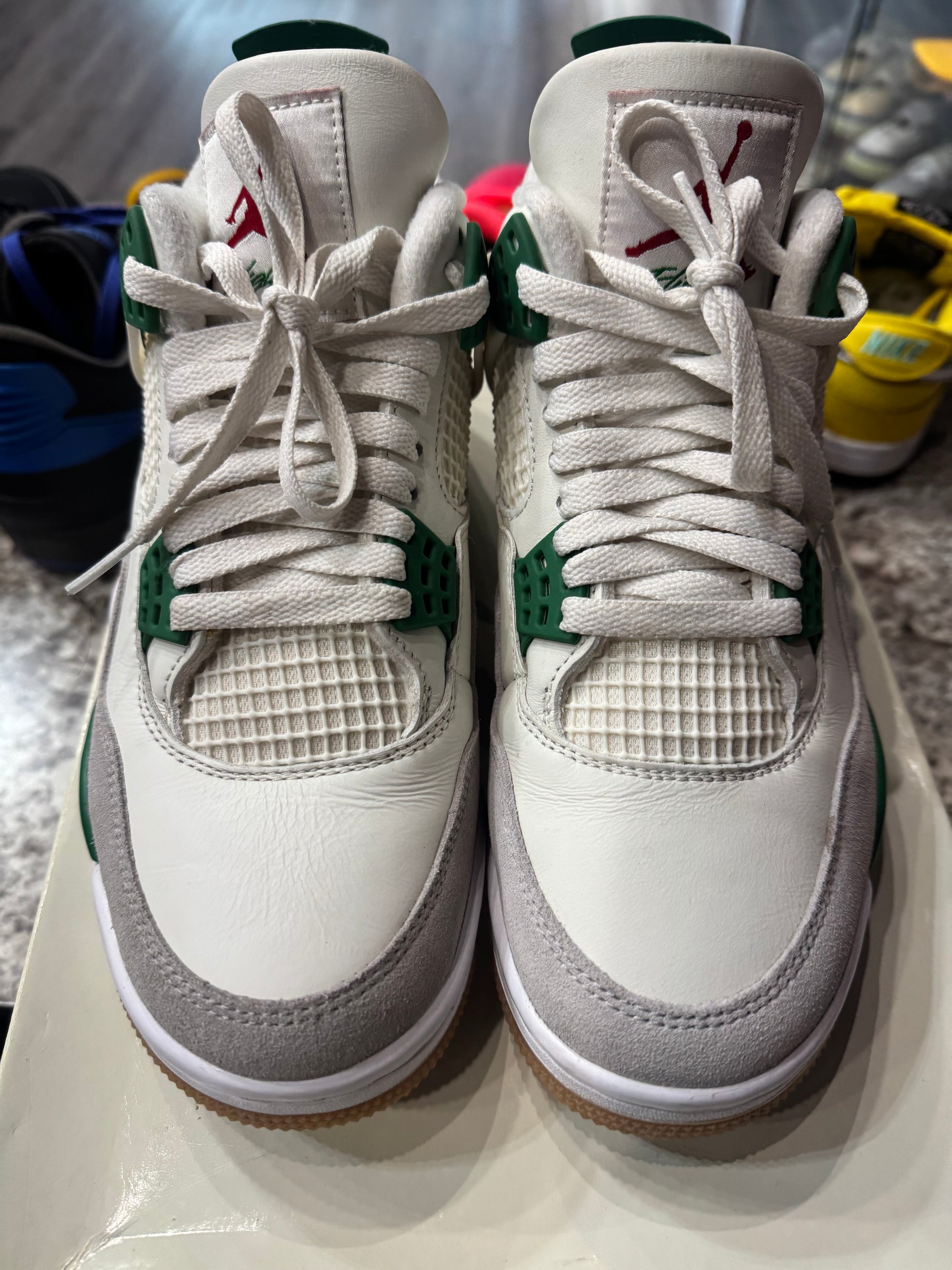 Jordan 4 Retro SB Pine Green