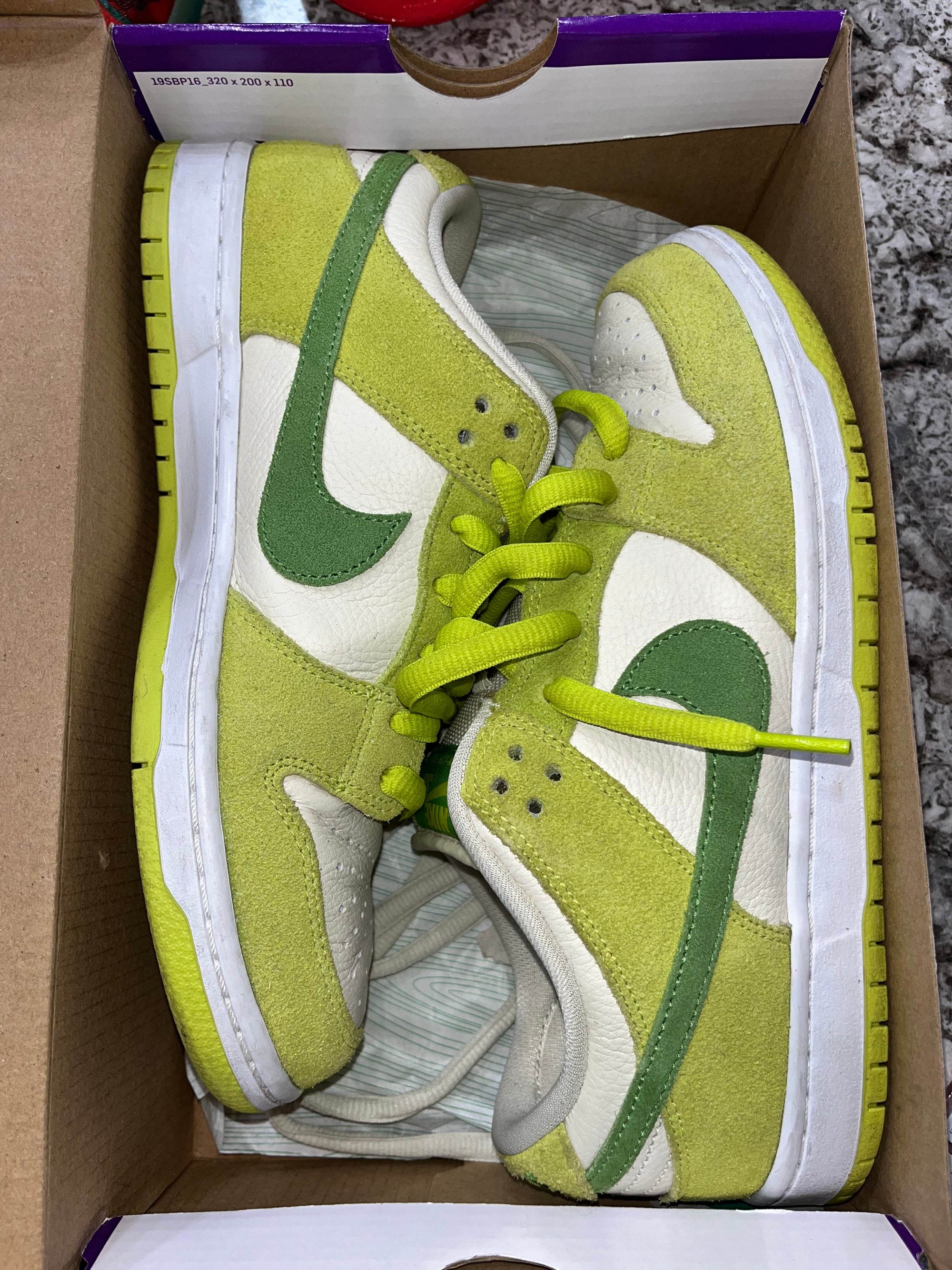Nike SB Dunk Low Green Apple