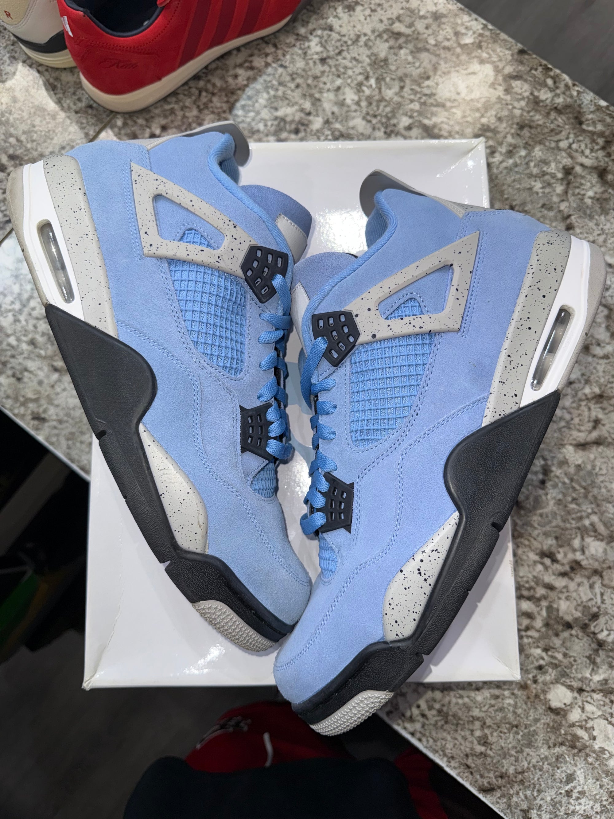 Jordan 4 Retro University Blue