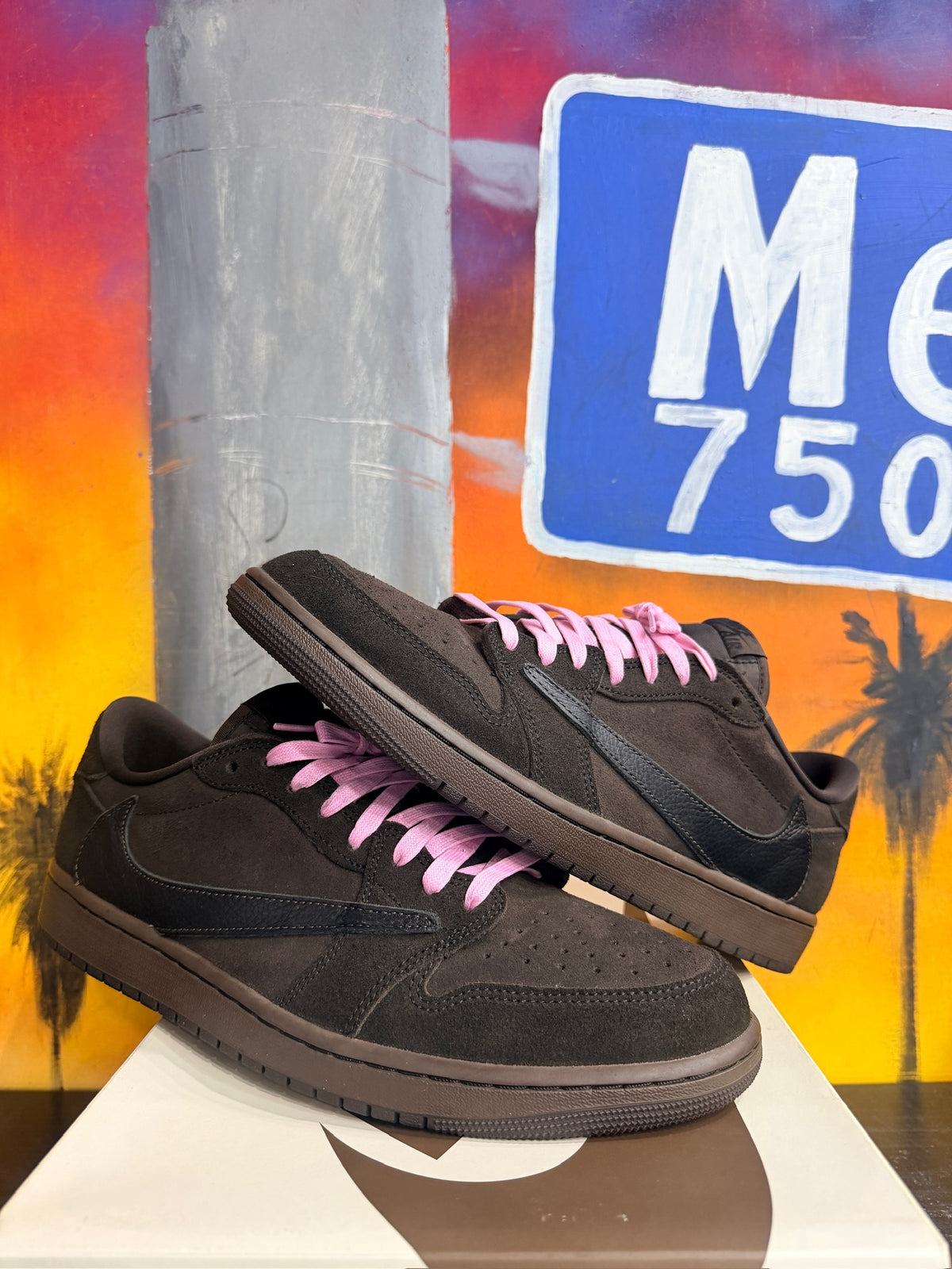 Jordan 1 Retro Low OG SP Travis Scott Velvet Brown
