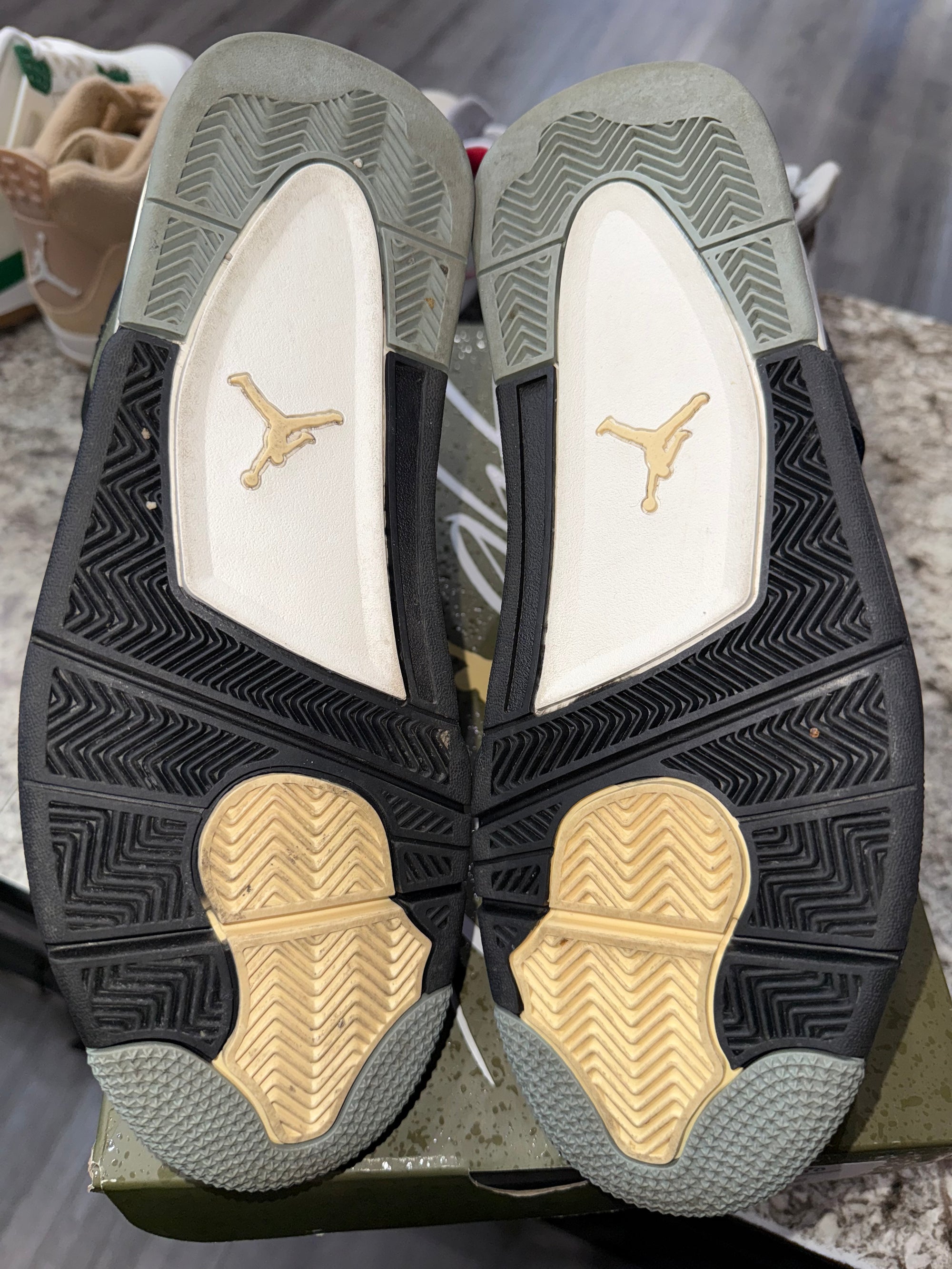 Jordan 4 Retro SE Craft Medium Olive