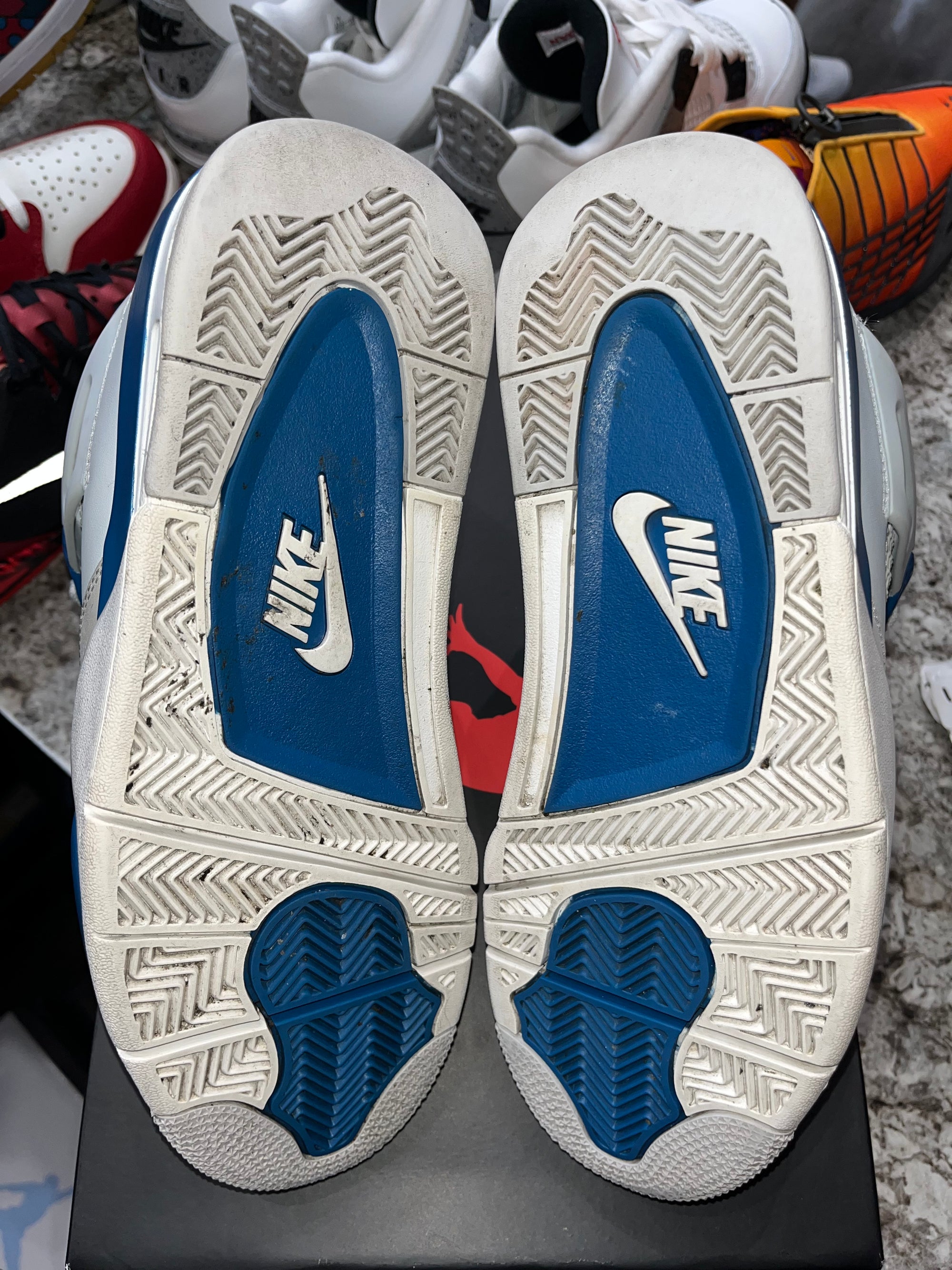 Jordan 4 Retro Military Blue (2024)