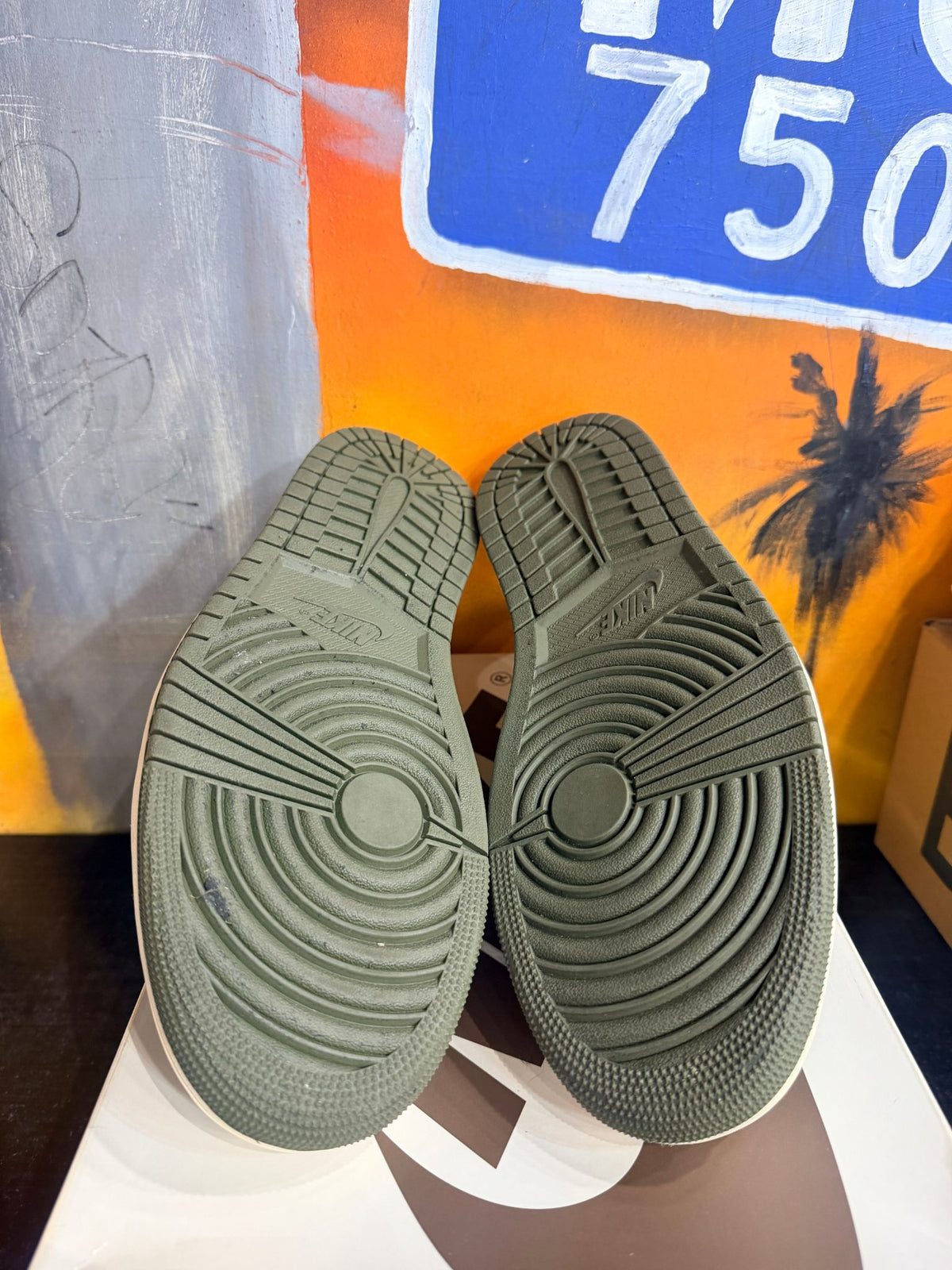 Jordan 1 Retro Low OG SP Travis Scott Medium Olive