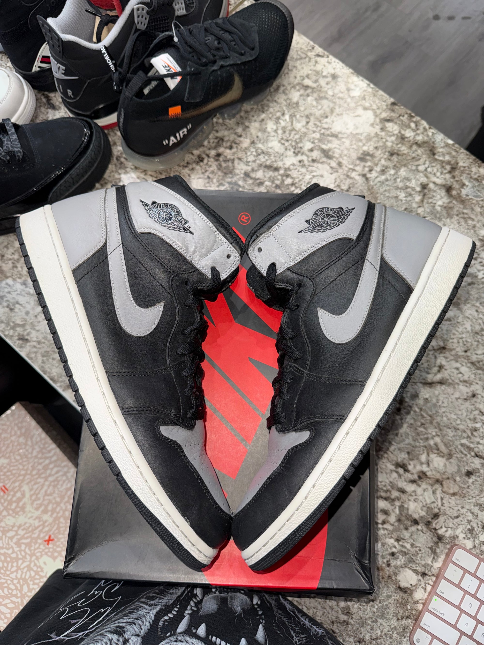 Jordan 1 Retro Shadow (2013)