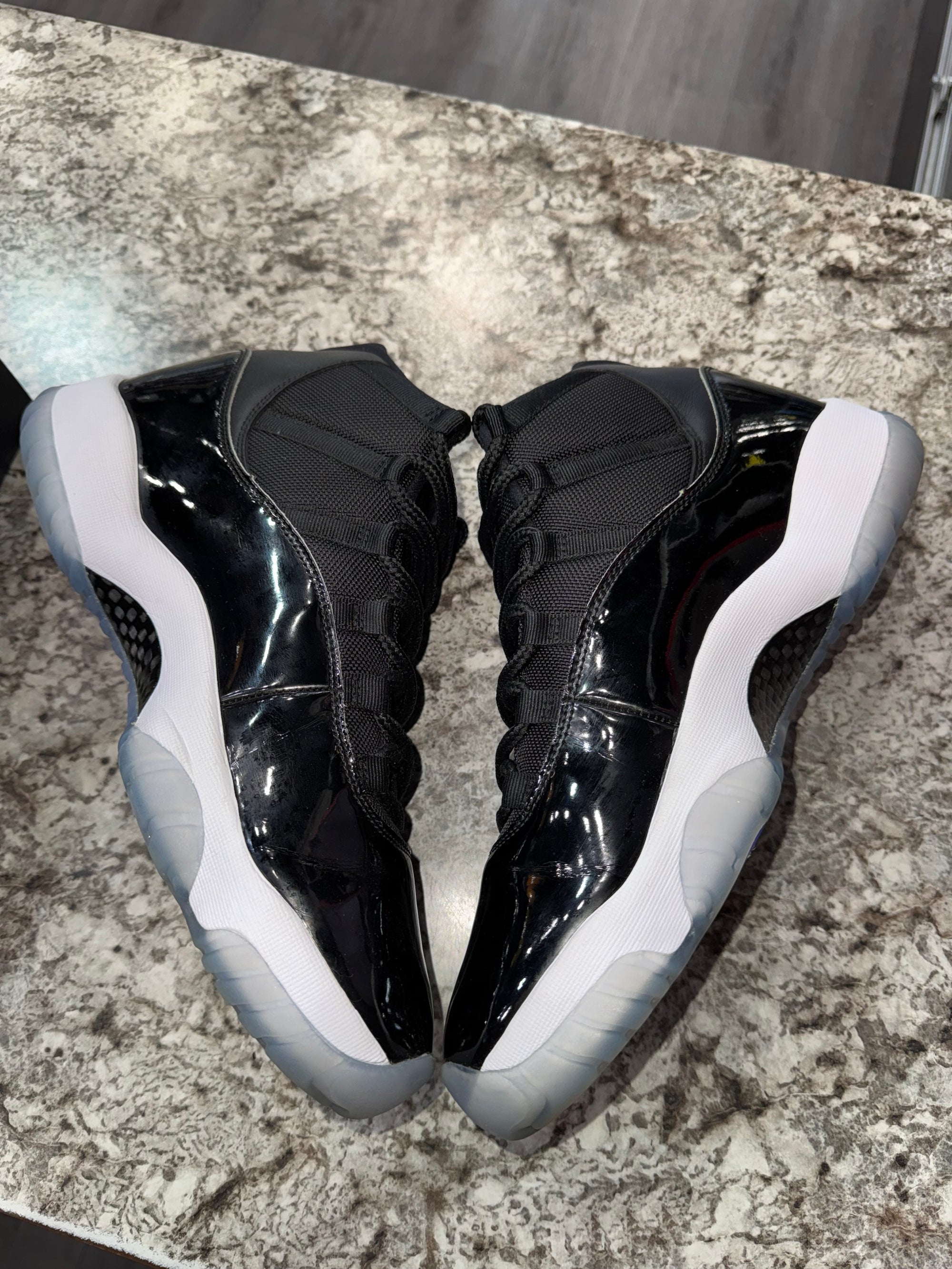 Jordan 11 Retro Space Jam (2016)