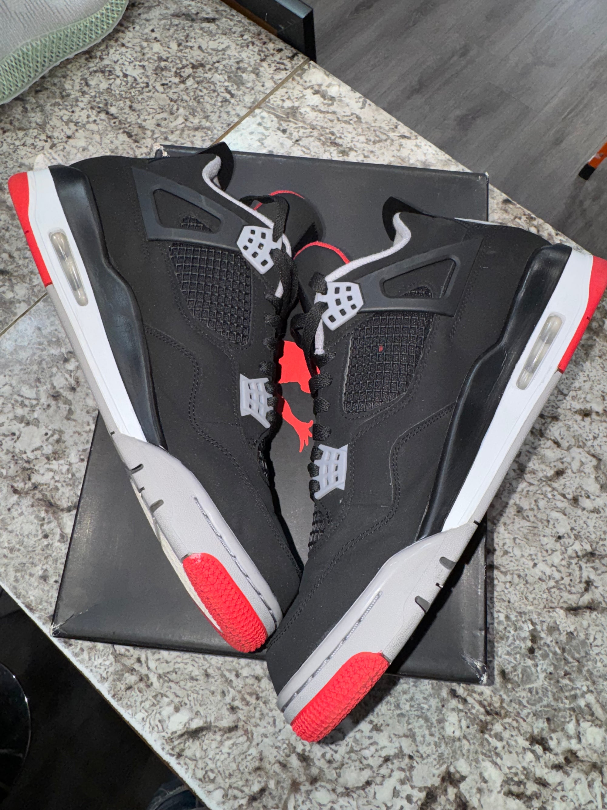Jordan 4 Retro Bred (2019)