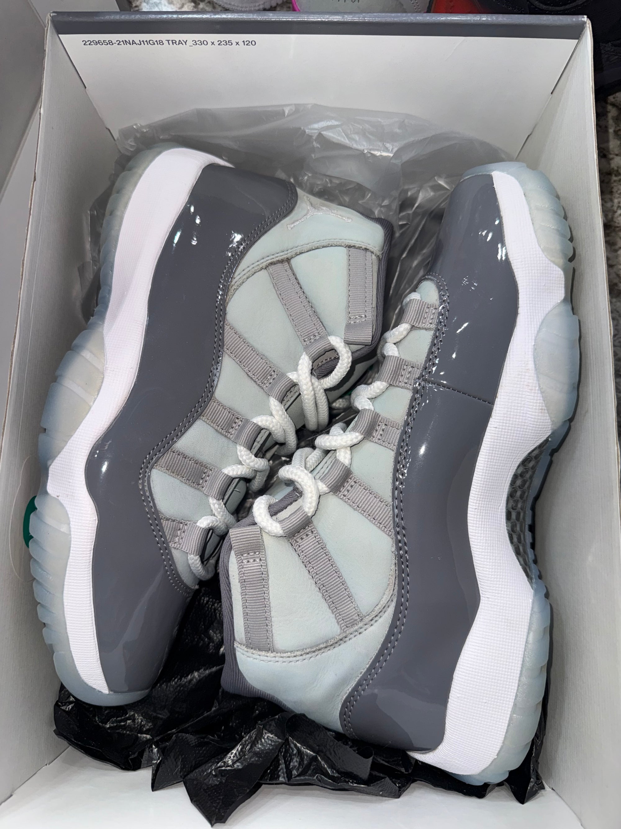 Jordan 11 Retro Cool Grey (2021) (DISCOLORED)