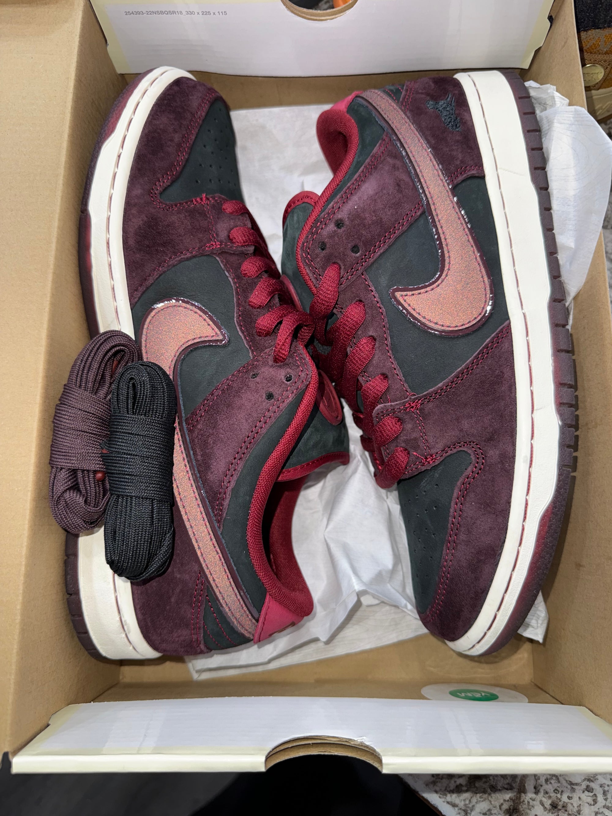 Nike SB Dunk Low Riot Skateshop