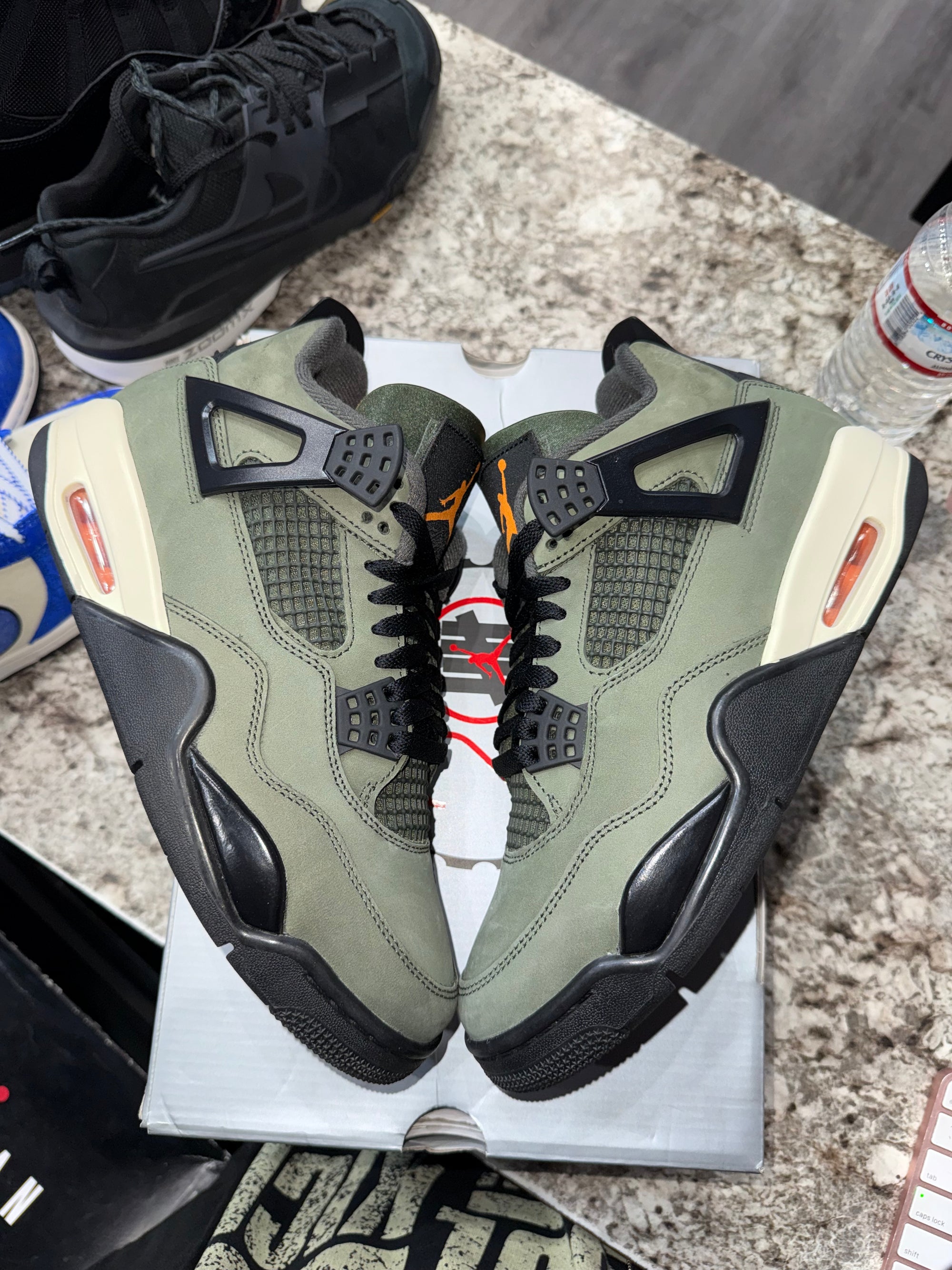 Jordan 4 Retro OG SP Undefeated (2025)