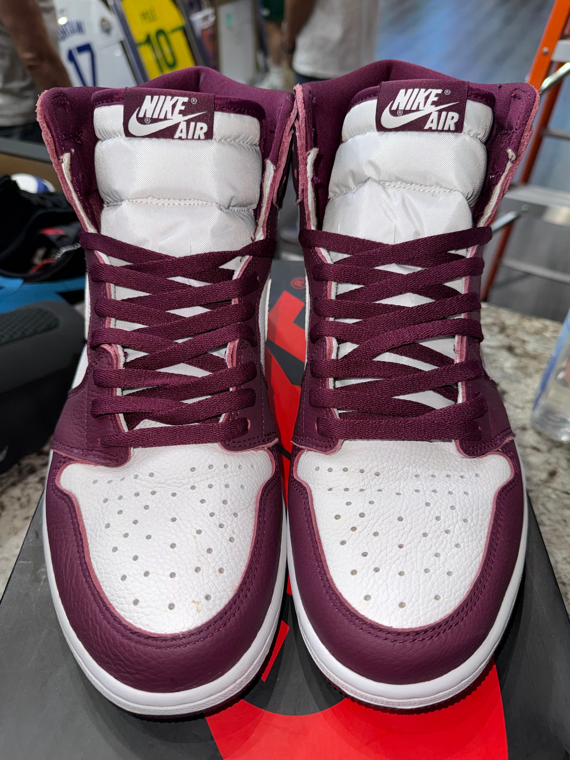 Jordan 1 Retro High OG Bordeaux