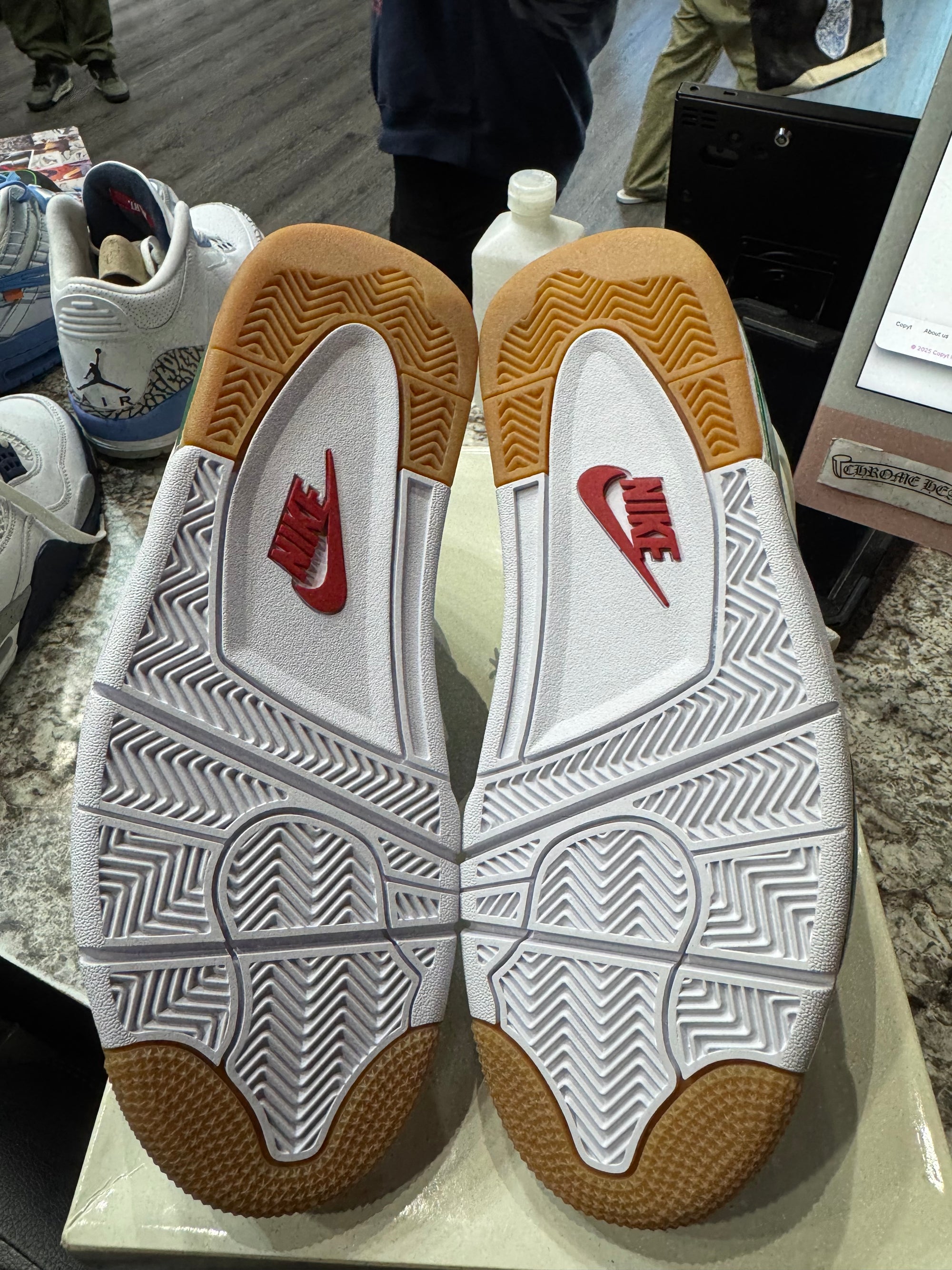 Jordan 4 Retro SB Pine Green