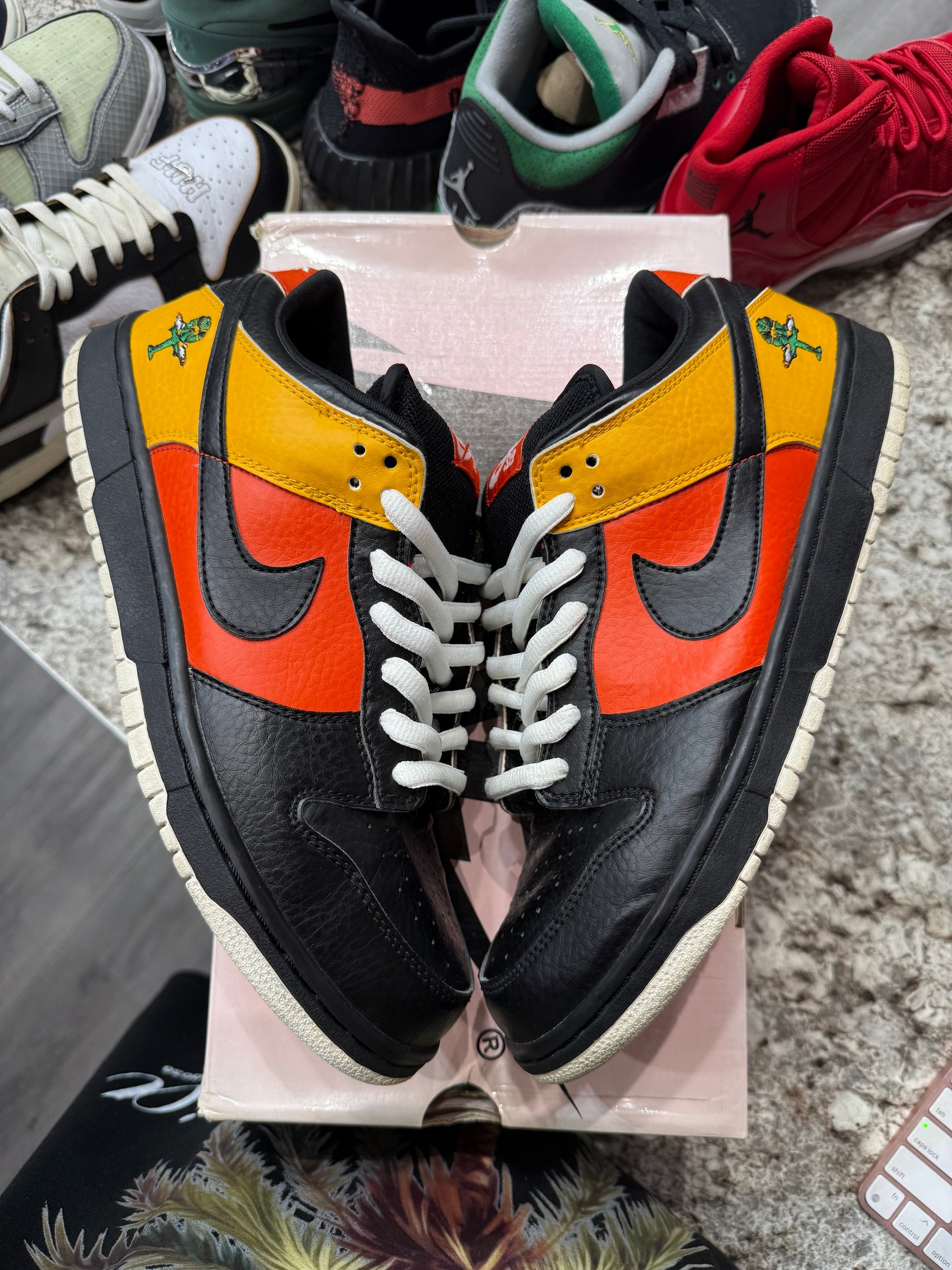 Nike SB Dunk Low Raygun