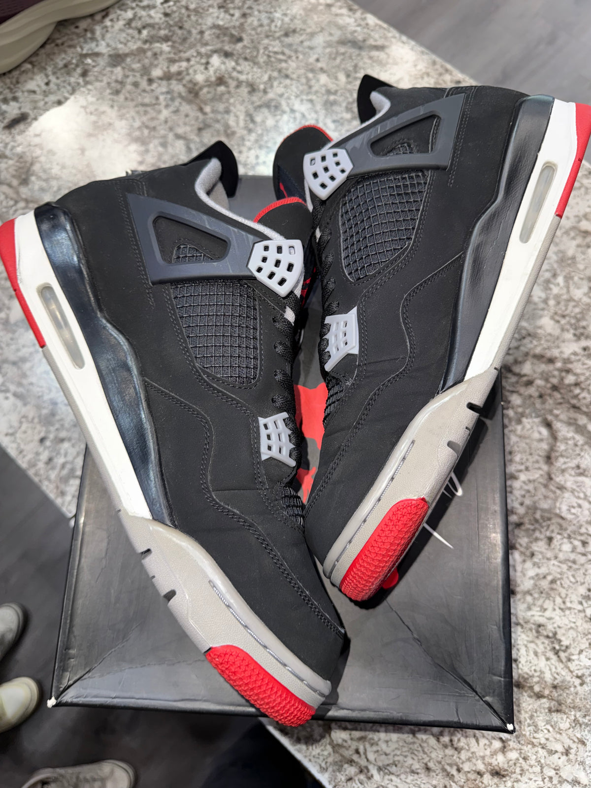 Jordan 4 Retro Bred (2019)